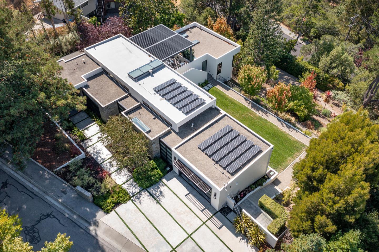 Hillsborough, California, 94010, United States, 4 Bedrooms Bedrooms, ,4 BathroomsBathrooms,Residential,For Sale,1940543