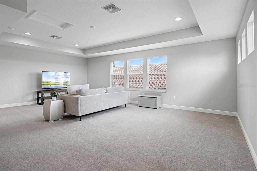 Lakeland, Florida, 33810, United States, 4 Bedrooms Bedrooms, ,3 BathroomsBathrooms,Residential,For Sale,1950901