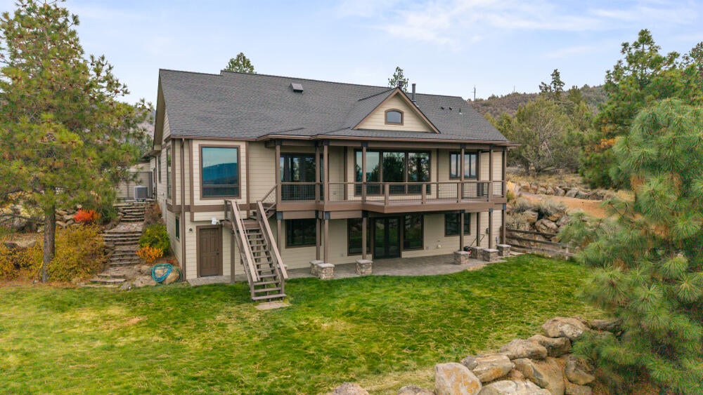 Klamath Falls, Oregon, 97601, United States, 4 Bedrooms Bedrooms, ,3 BathroomsBathrooms,Residential,For Sale,1987766