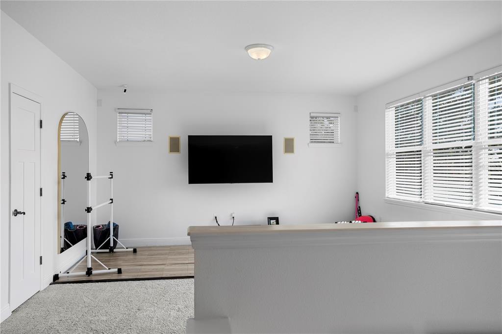 Lithia, Florida, 33547, United States, 5 Bedrooms Bedrooms, ,4 BathroomsBathrooms,Residential,For Sale,1997364