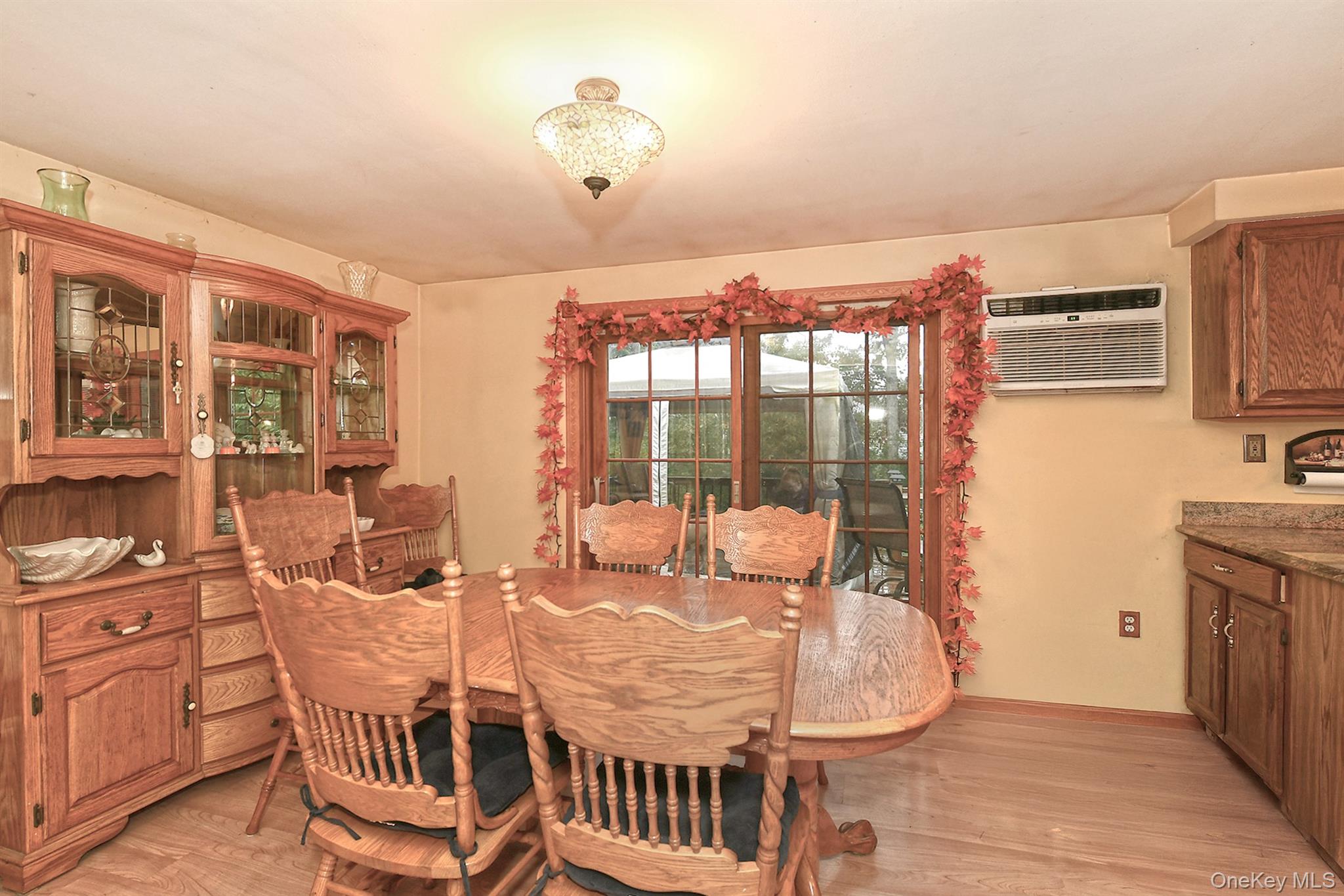 Holtsville, New York, 11742, United States, 3 Bedrooms Bedrooms, ,2 BathroomsBathrooms,Residential,For Sale,1964933