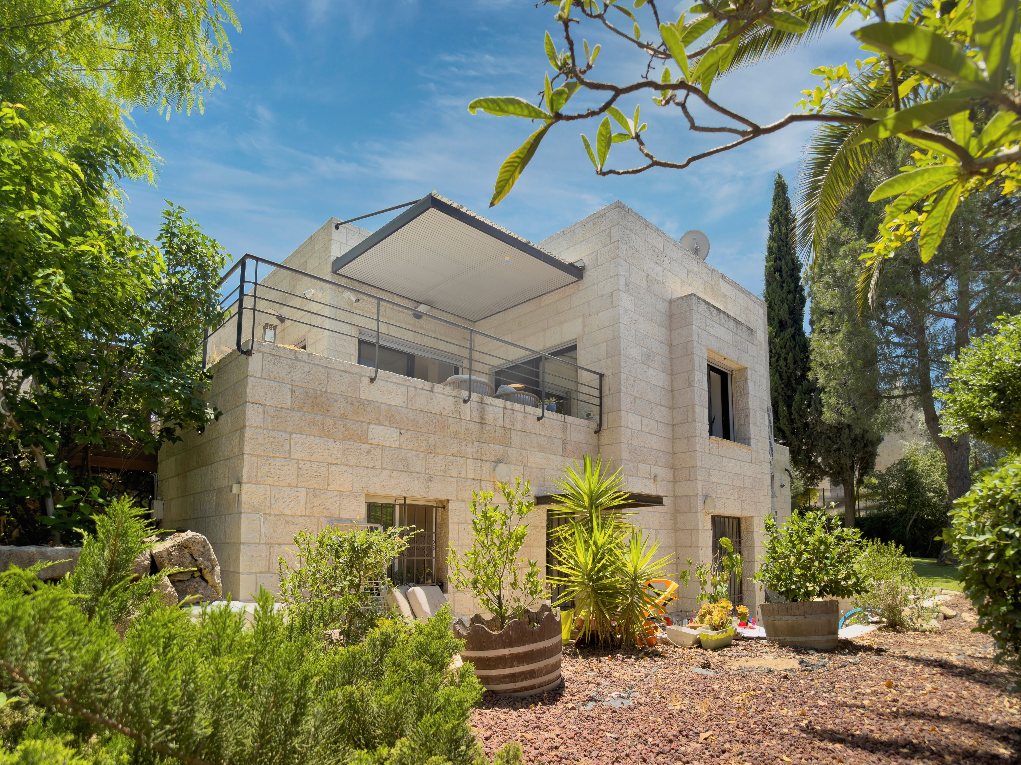  Elegant Private Home Surrounded by Lush Gardens in the Heart of Mevaseret Zion - 物件實景