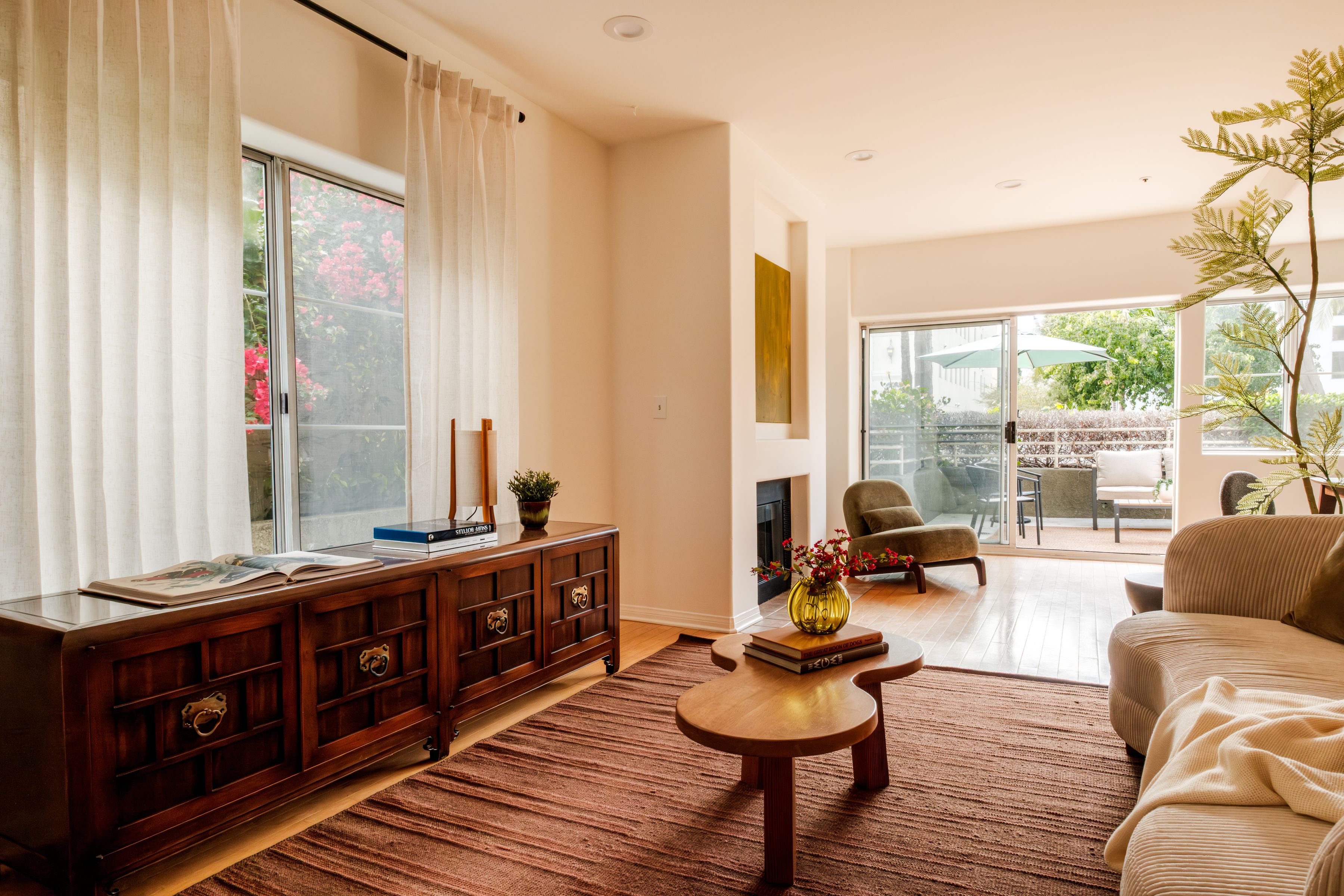  11920 Goshen Ave - 物件實景