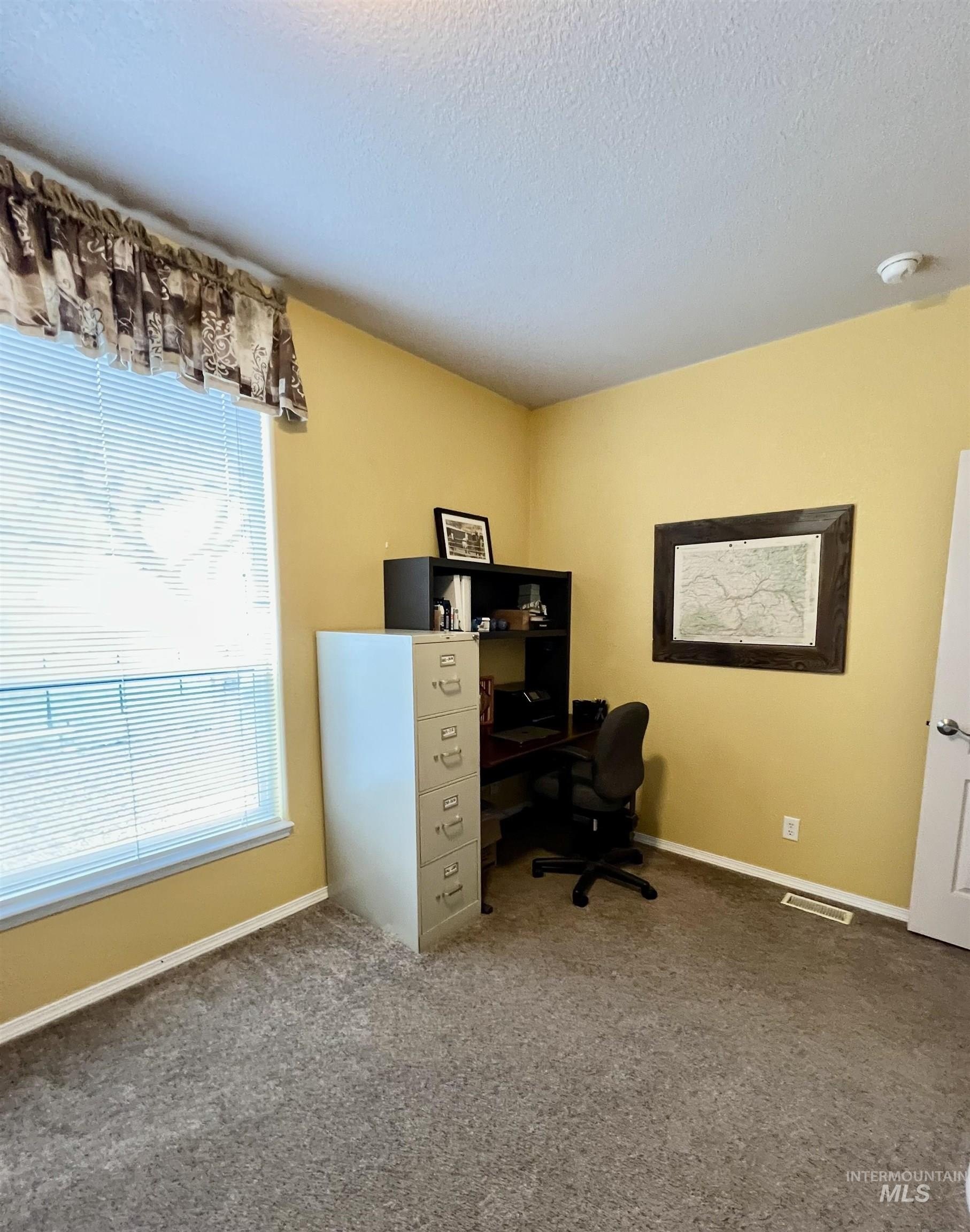 Asotin, Washington, 99402, United States, 3 Bedrooms Bedrooms, ,2 BathroomsBathrooms,Residential,For Sale,1942526