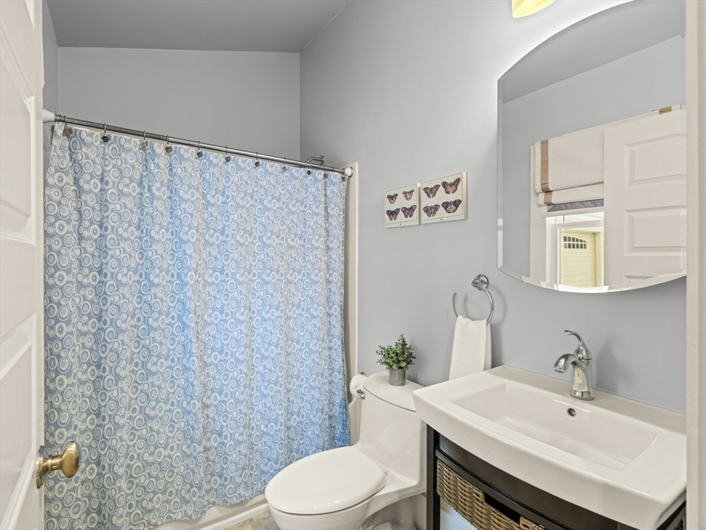 Concord, Massachusetts, 01742, United States, 2 Bedrooms Bedrooms, ,2 BathroomsBathrooms,Residential,For Sale,2001837