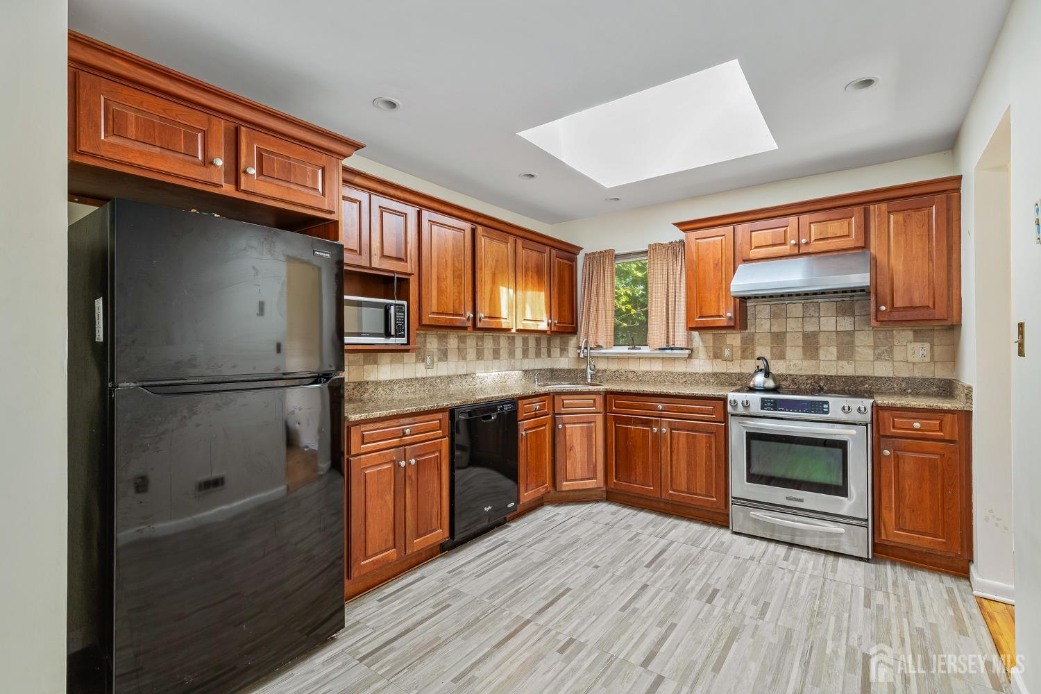 Bound Brook, New Jersey, 08805, United States, 3 Bedrooms Bedrooms, ,3 BathroomsBathrooms,Residential,For Sale,1982142