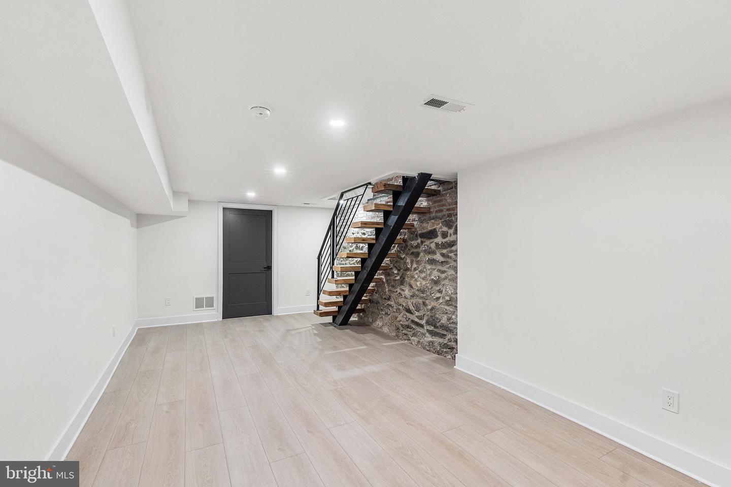 Philadelphia, Pennsylvania, 19125, United States, 3 Bedrooms Bedrooms, ,3 BathroomsBathrooms,Residential,For Sale,1954864