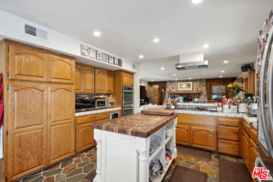 Calabasas, California, 91302, United States, 4 Bedrooms Bedrooms, ,3 BathroomsBathrooms,Residential,For Sale,1708601