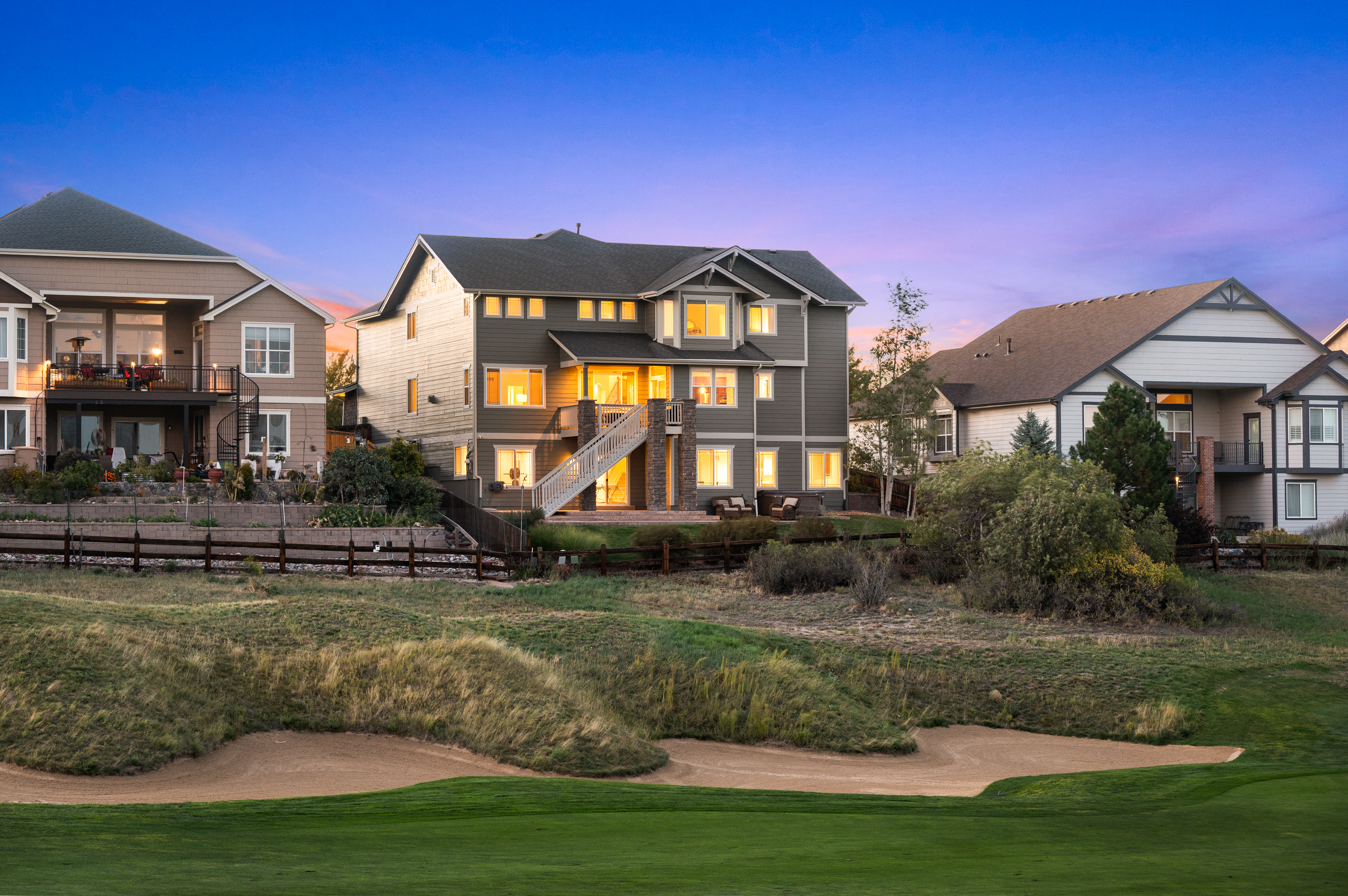 Red Hawk Ridge Fairway Home with Massive Island Kitchen & Walk-Out Golf Entertai - 物件實景