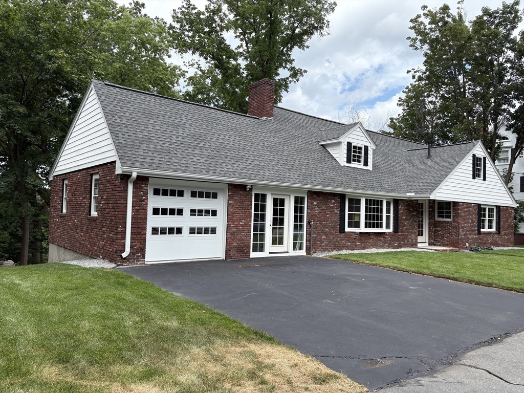 Lowell, Massachusetts, 01852, United States, 4 Bedrooms Bedrooms, ,3 BathroomsBathrooms,Residential,For Sale,1885634