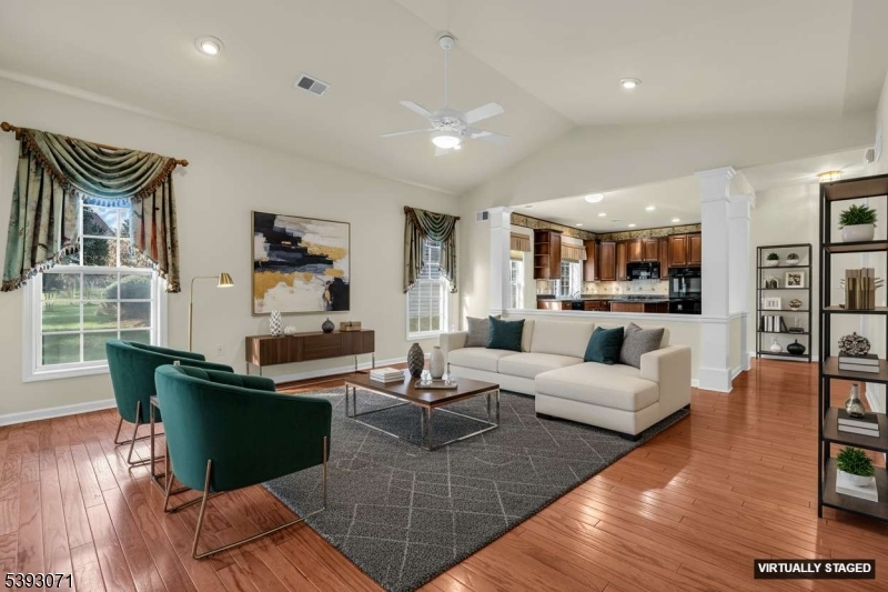 Franklin Twp., New Jersey, 08873, United States, 2 Bedrooms Bedrooms, ,3 BathroomsBathrooms,Residential,For Sale,1987602