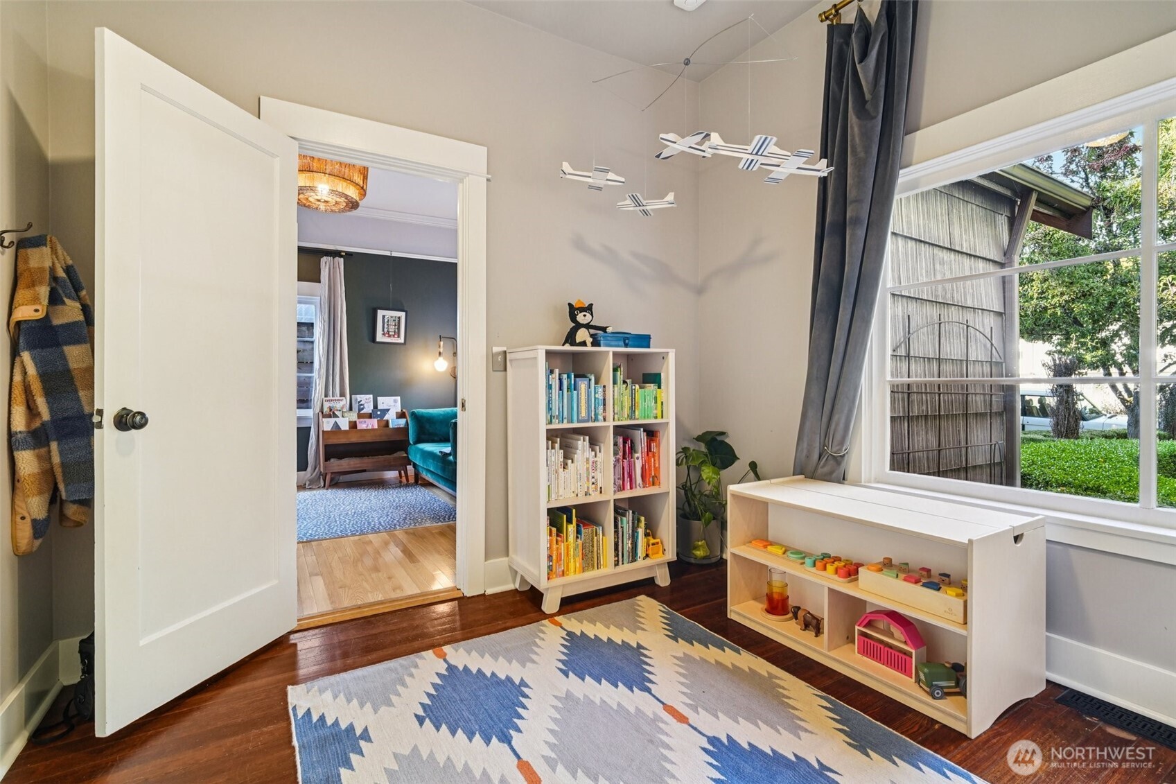 Seattle, Washington, 98108, United States, 3 Bedrooms Bedrooms, ,1 BathroomBathrooms,Residential,For Sale,1979331