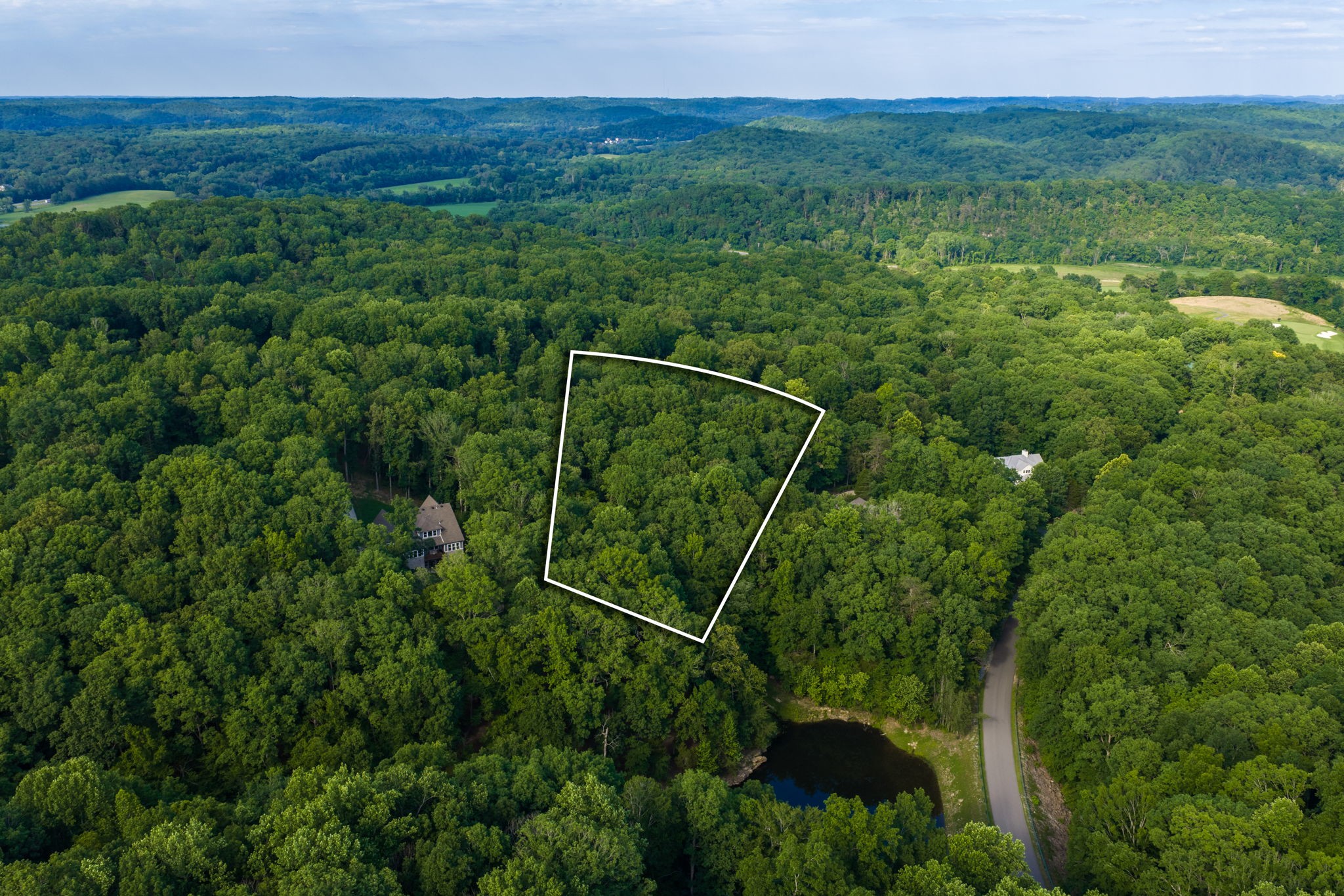  1011 Champion Hills Dr, Kingston Springs, TN, 37082 - 物件實景