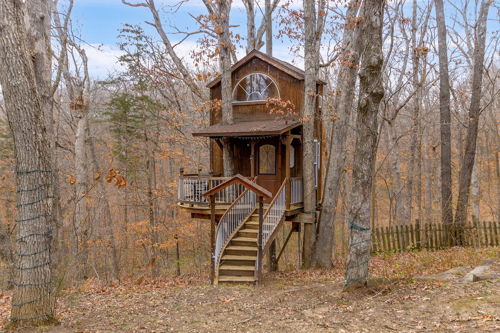 HARTSBURG, Missouri, 65039, United States, 5 Bedrooms Bedrooms, ,3 BathroomsBathrooms,Residential,For Sale,2049176