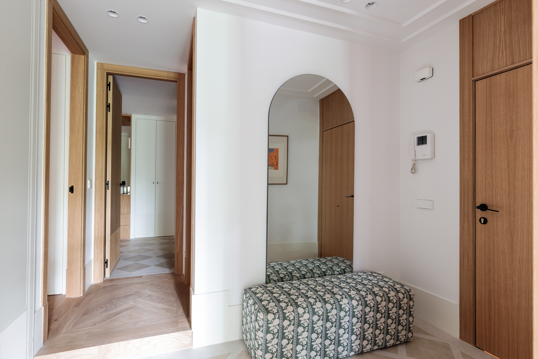  Flat in renovated palace with six balconies, built in 1900 - 物件實景