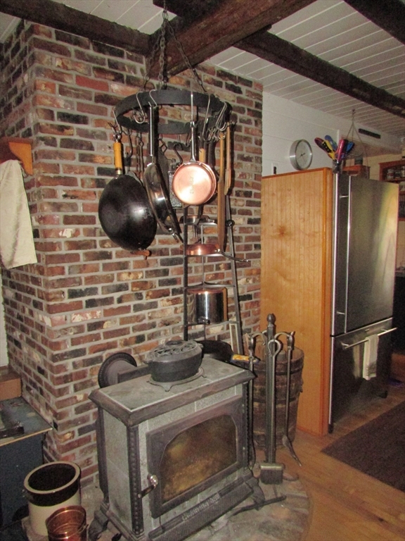 Attleboro, Massachusetts, 02703, United States, 5 Bedrooms Bedrooms, ,2 BathroomsBathrooms,Residential,For Sale,1983996