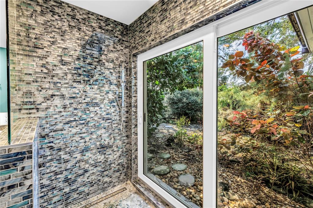 St Petersburg, Florida, 33704, United States, 4 Bedrooms Bedrooms, ,4 BathroomsBathrooms,Residential,For Sale,1991901