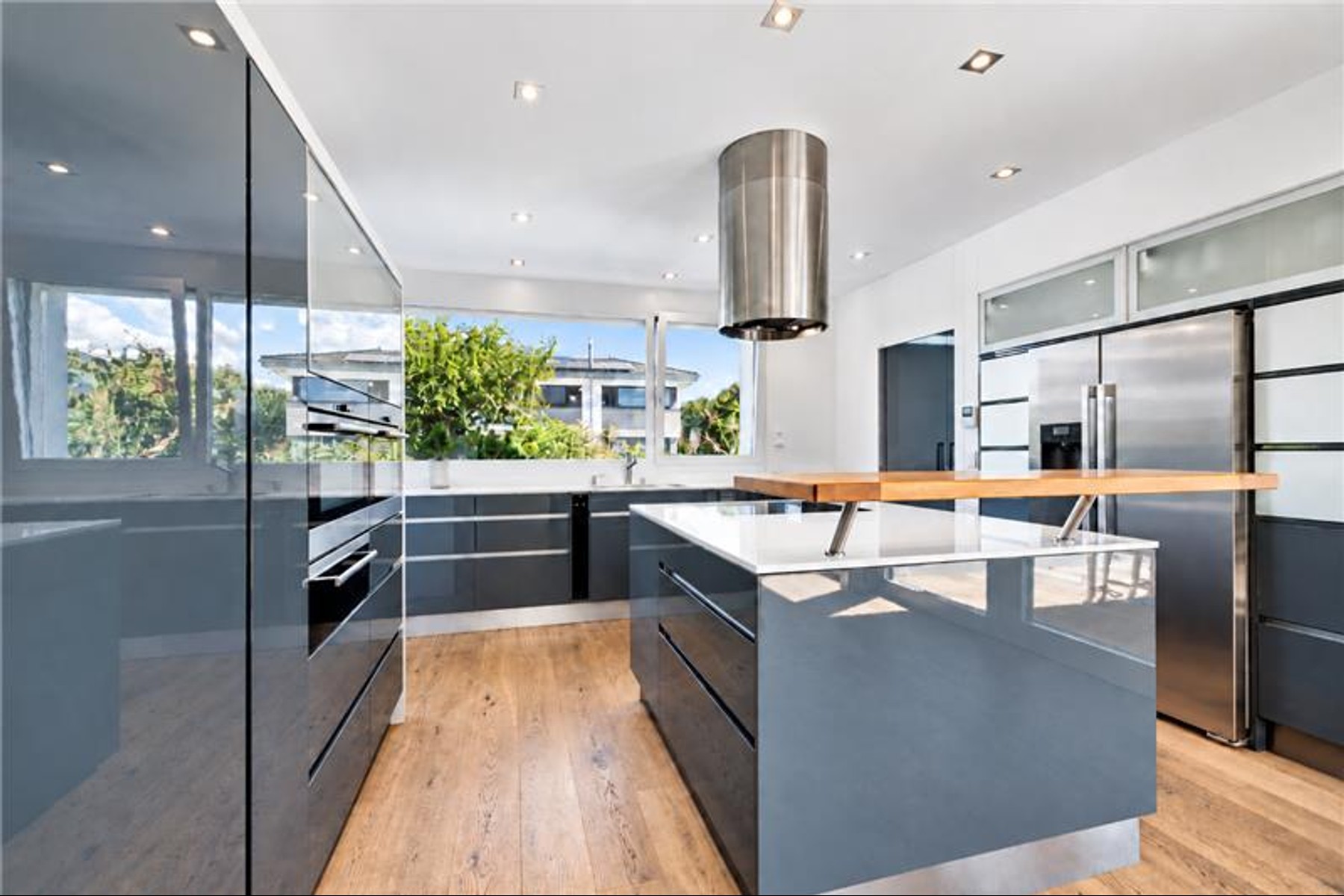  Exceptional property just outside downtown Bulle - 物件實景