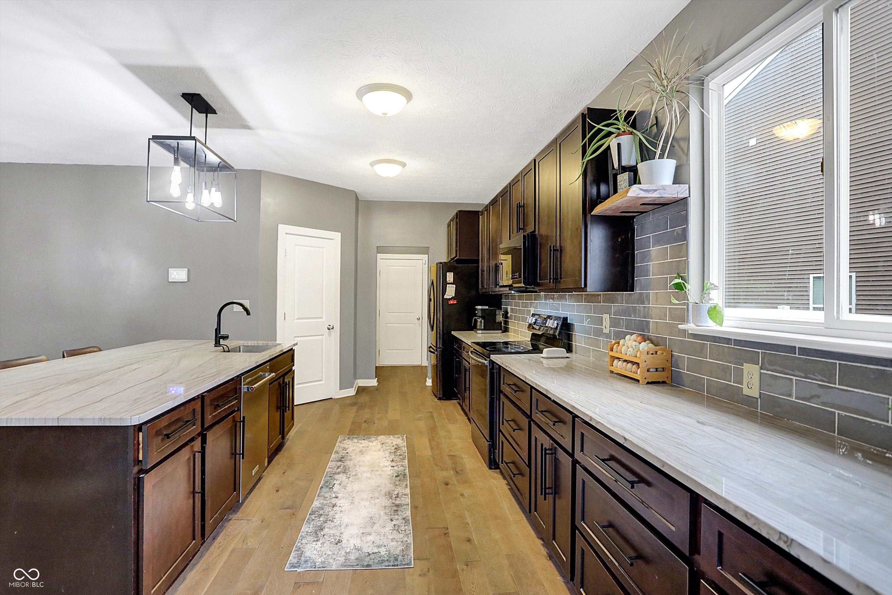 Franklin, Indiana, 46131, United States, 6 Bedrooms Bedrooms, ,4 BathroomsBathrooms,Residential,For Sale,1978604