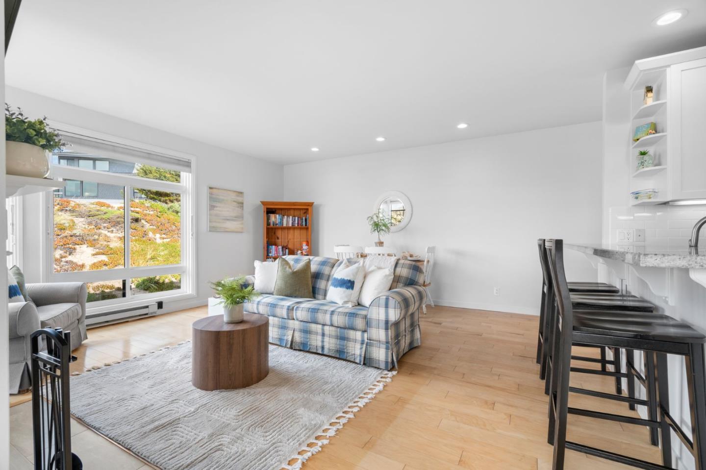 Watsonville, California, 95076, United States, 3 Bedrooms Bedrooms, ,2 BathroomsBathrooms,Residential,For Sale,1971217