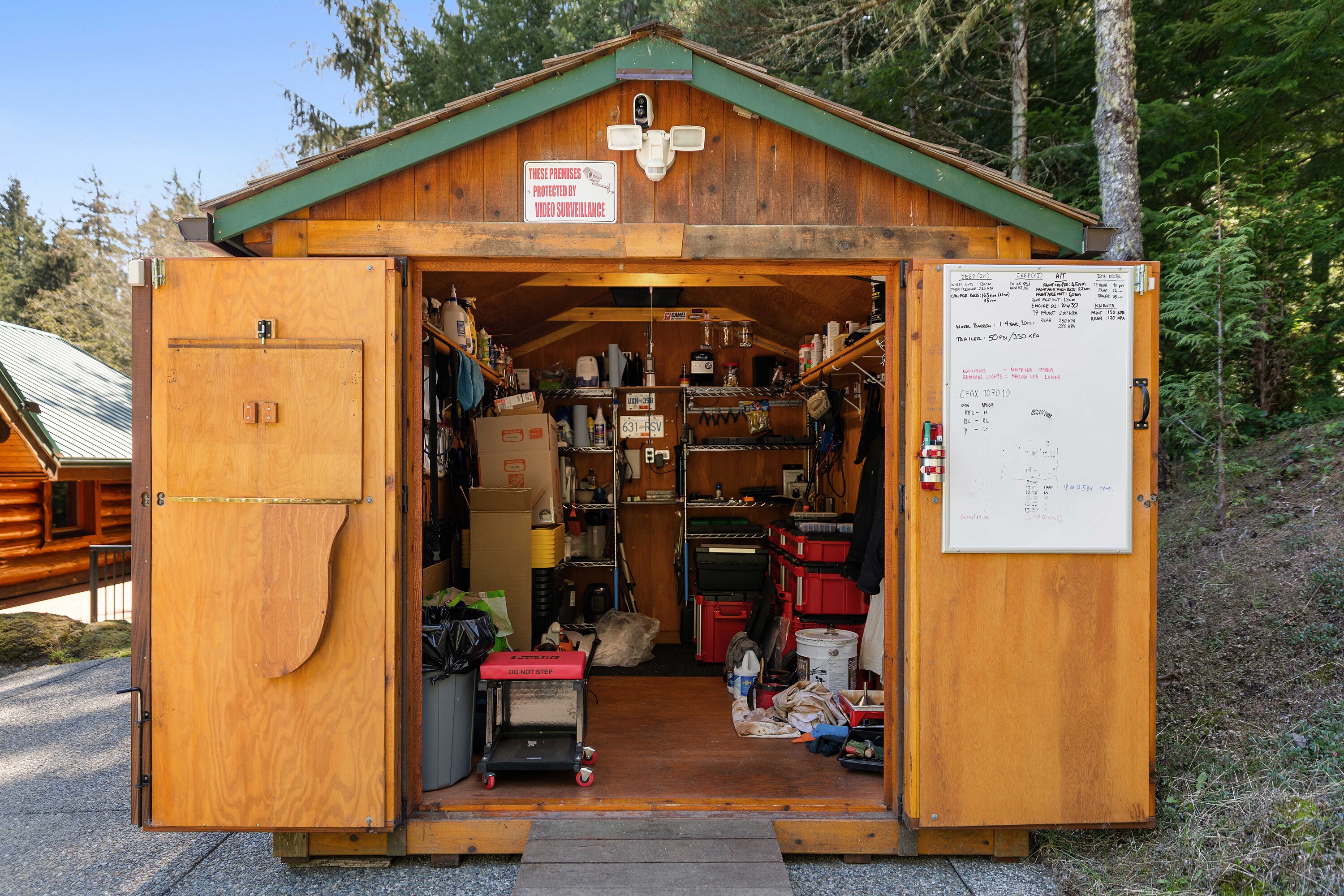  West Coast Cedar Log Home - 物件實景