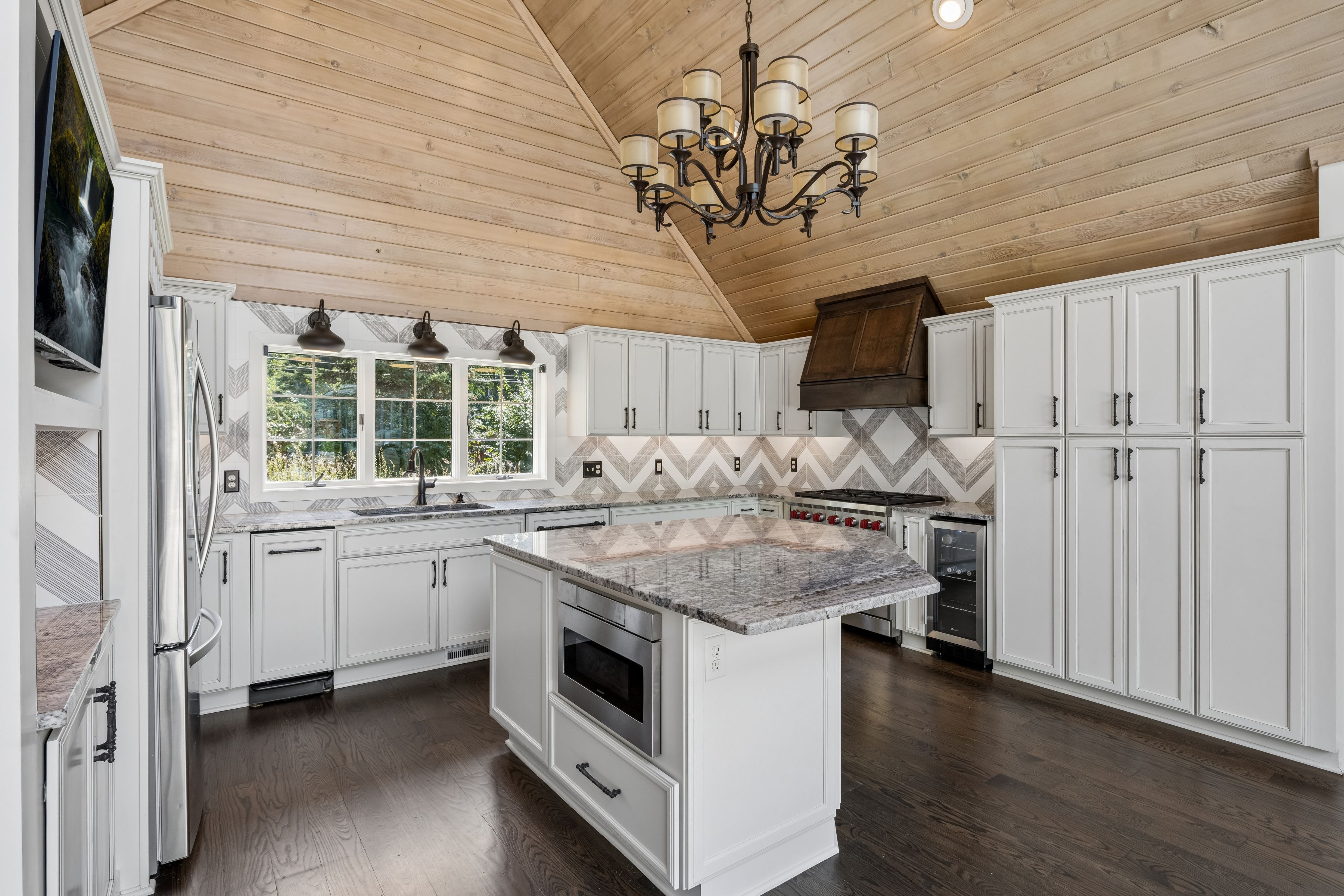  Elegant French-Inspired Hilldale Estate - 物件實景