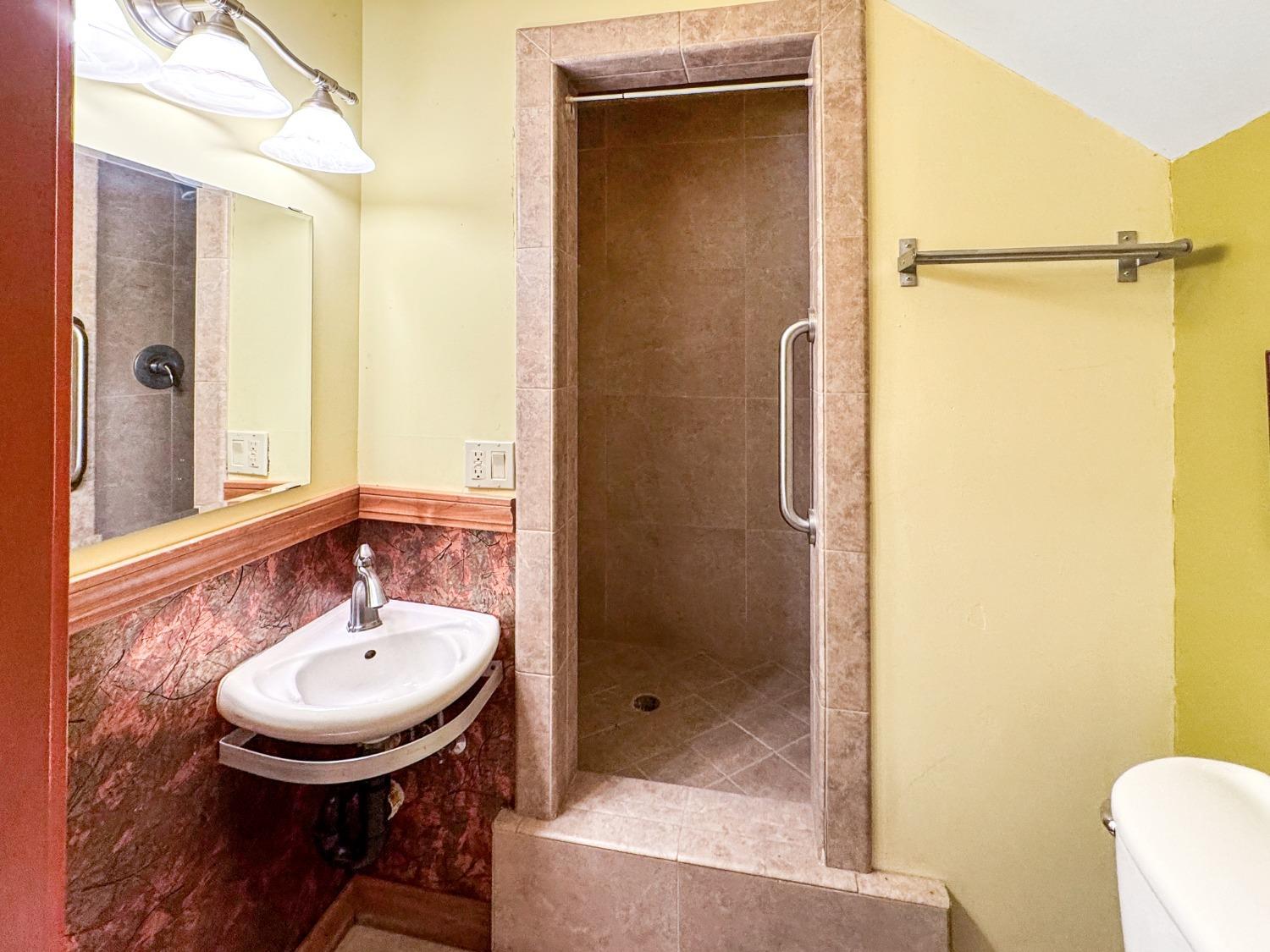 Grass Valley, California, 95949, United States, 3 Bedrooms Bedrooms, ,4 BathroomsBathrooms,Residential,For Sale,1920677
