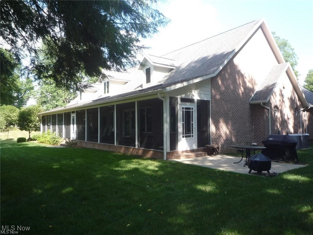 Vienna, West Virginia, 26105, United States, 4 Bedrooms Bedrooms, ,3 BathroomsBathrooms,Residential,For Sale,1902591