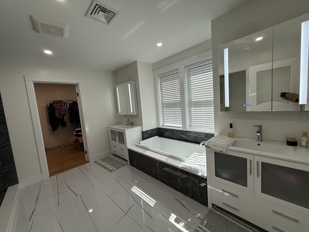 Norwood, Massachusetts, 02062, United States, 4 Bedrooms Bedrooms, ,3 BathroomsBathrooms,Residential,For Sale,1941019