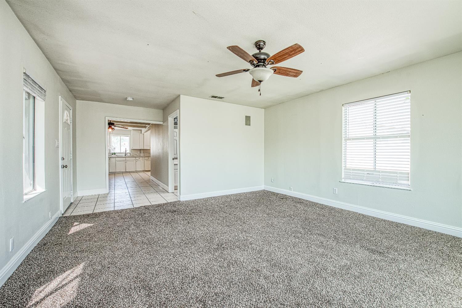 Fresno, California, 93722, United States, 3 Bedrooms Bedrooms, ,2 BathroomsBathrooms,Residential,For Sale,2039755