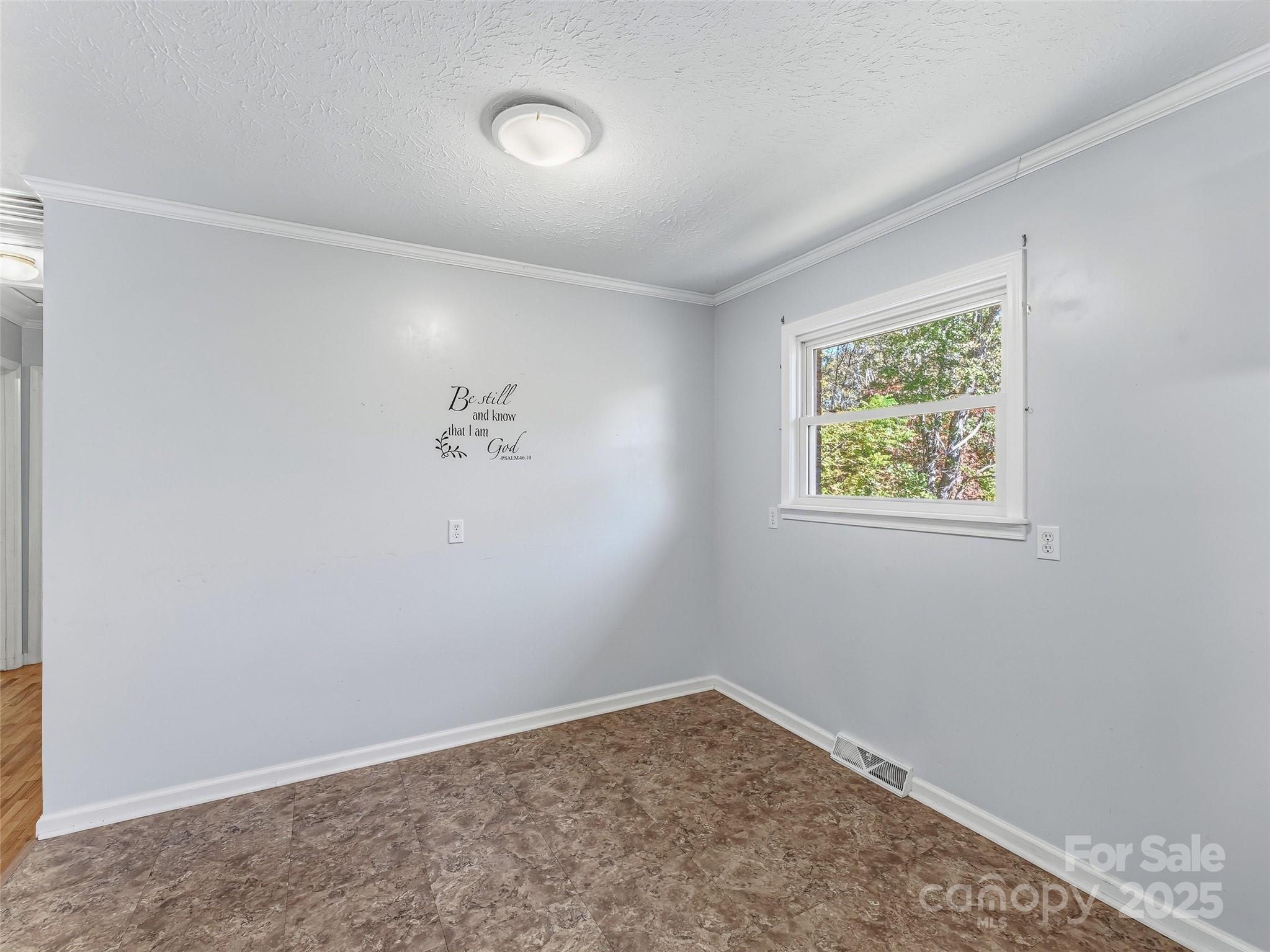 Candler, North Carolina, 28715, United States, 4 Bedrooms Bedrooms, ,3 BathroomsBathrooms,Residential,For Sale,1983385