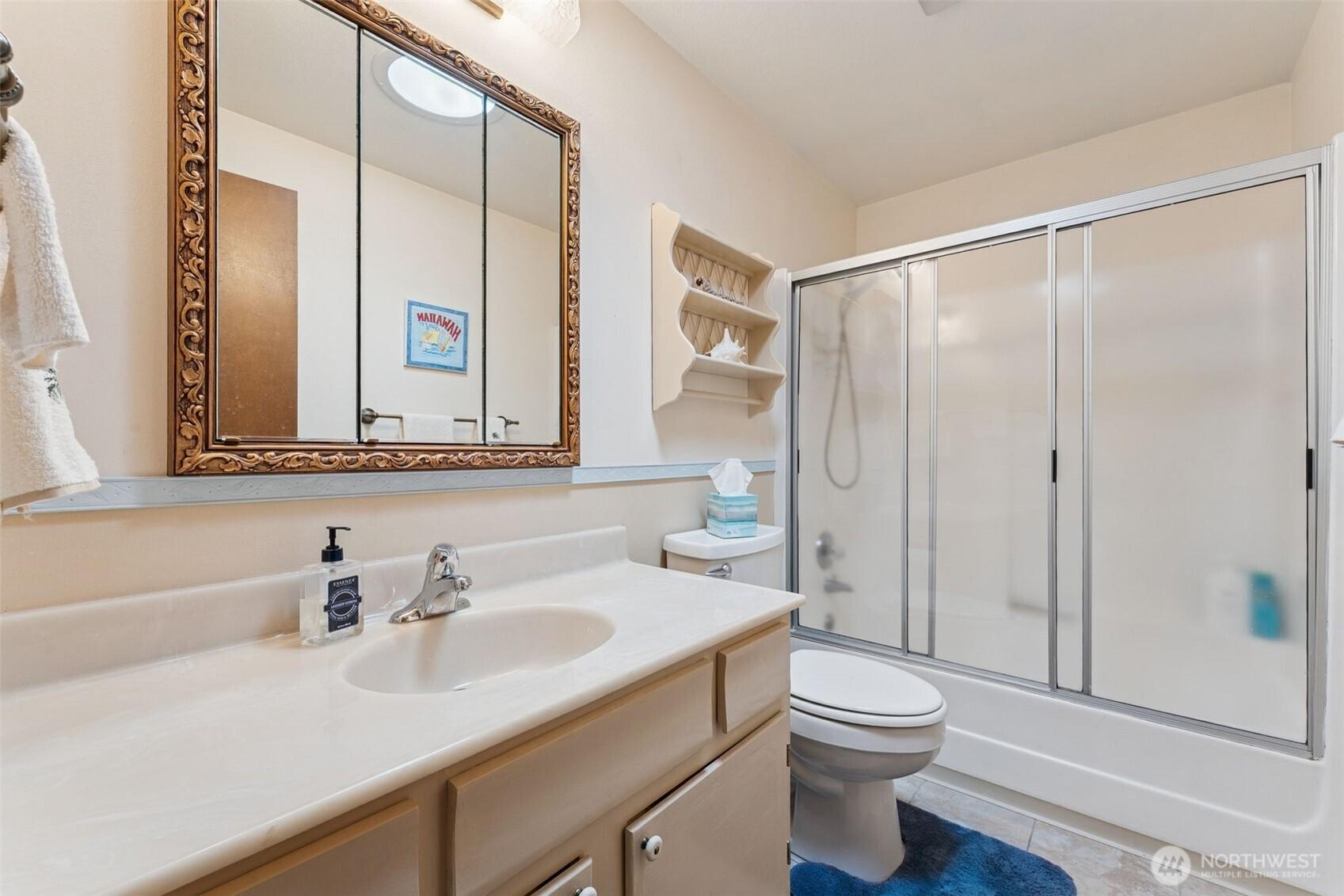 KENT, Washington, 98032, United States, 4 Bedrooms Bedrooms, ,3 BathroomsBathrooms,Residential,For Sale,1927250
