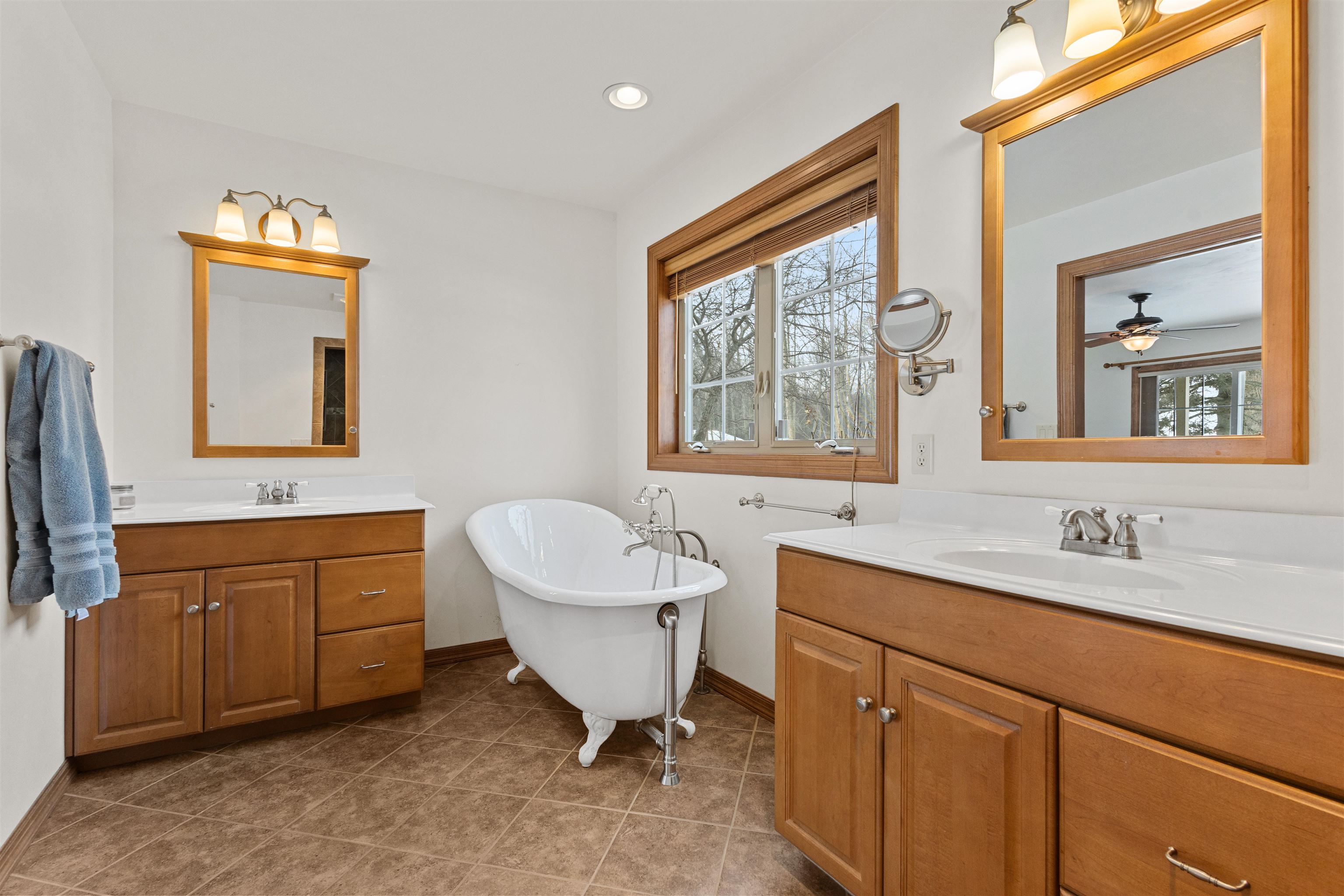 Oconto, Wisconsin, 54153, United States, 3 Bedrooms Bedrooms, ,3 BathroomsBathrooms,Residential,For Sale,2017329