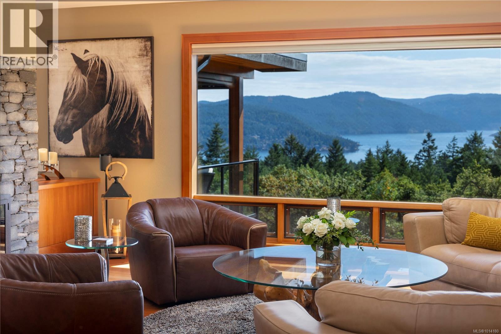 CENTRAL SAANICH, British Columbia, V8M 1S2, CA, 3 Bedrooms Bedrooms, ,4 BathroomsBathrooms,Residential,For Sale,1947352