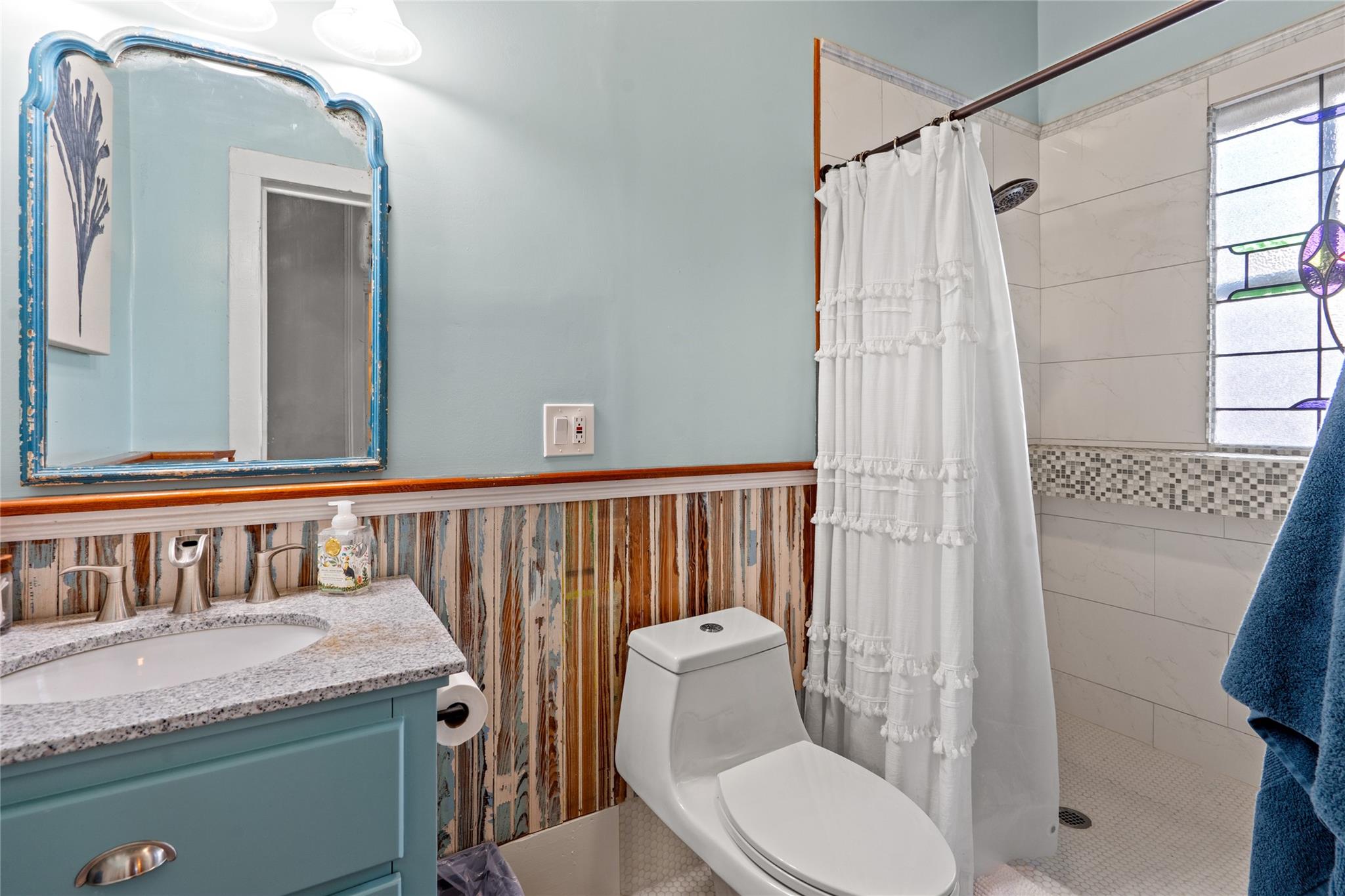 Galveston, Texas, 77550, United States, 4 Bedrooms Bedrooms, ,4 BathroomsBathrooms,Residential,For Sale,1934490