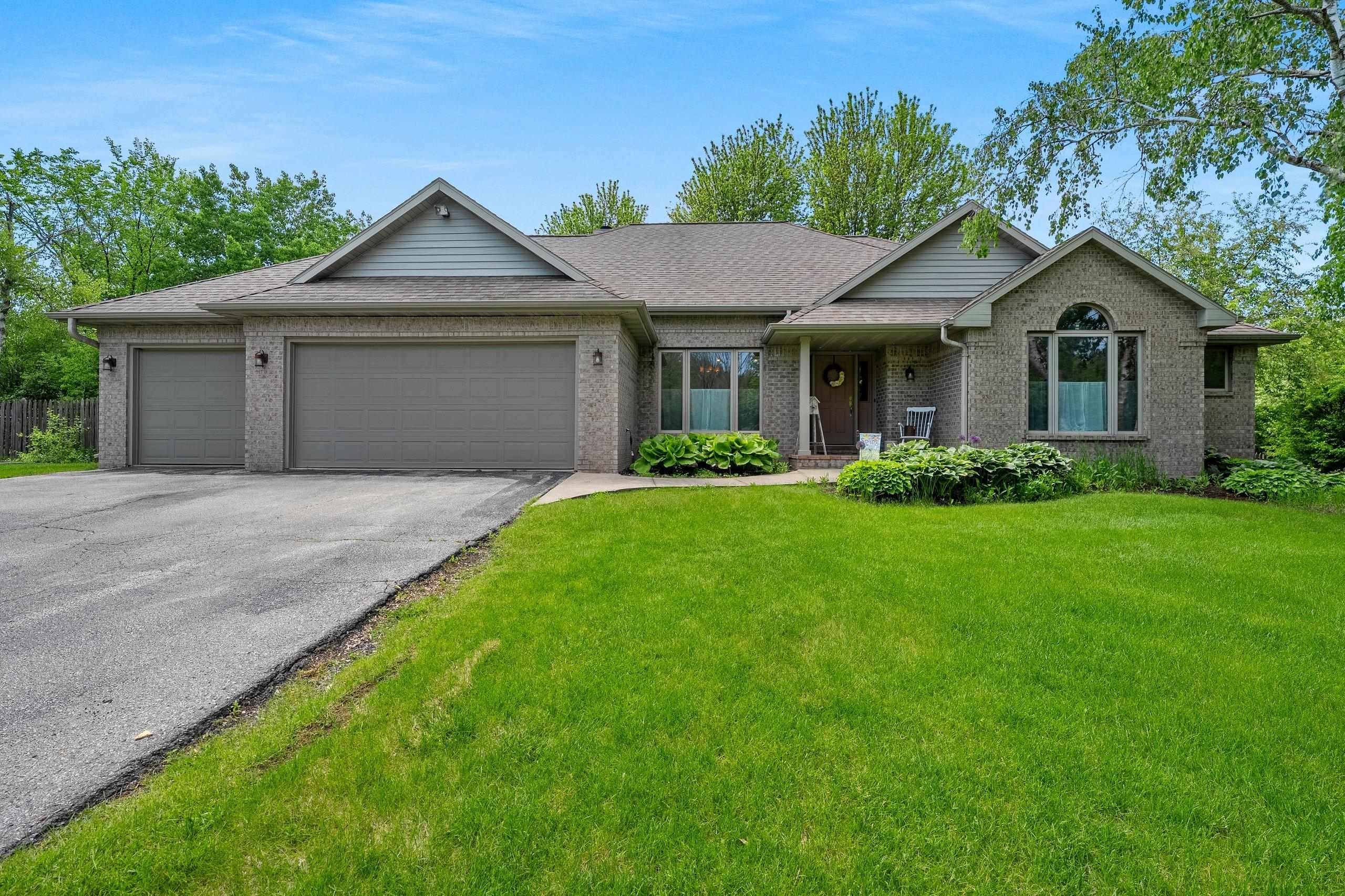 DE PERE, Wisconsin, 54115-9240, United States, 4 Bedrooms Bedrooms, ,4 BathroomsBathrooms,Residential,For Sale,2048017
