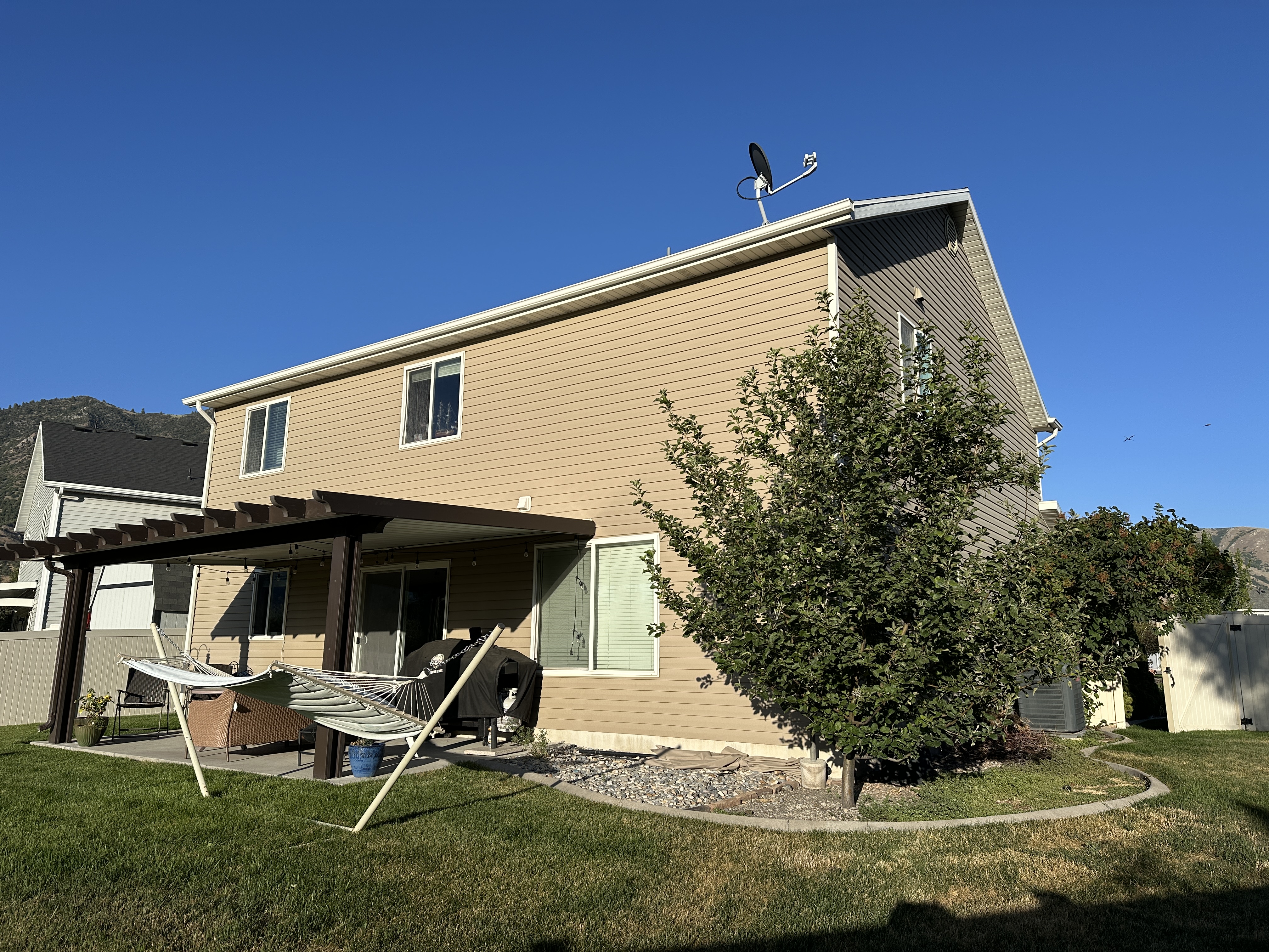 Brigham, Utah, 84302, United States, 4 Bedrooms Bedrooms, ,3 BathroomsBathrooms,Residential,For Sale,1903328