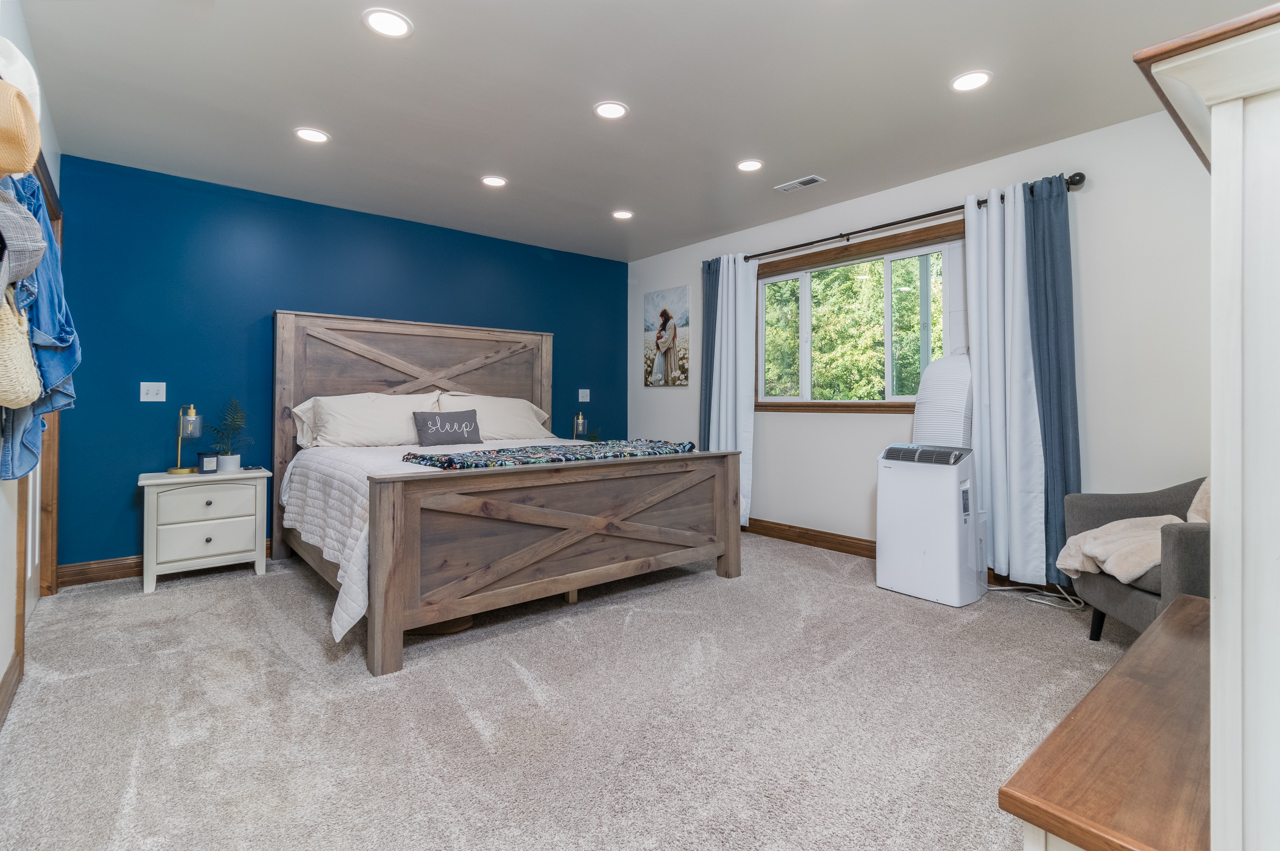 Bonners Ferry, Idaho, 83805, United States, 5 Bedrooms Bedrooms, ,3 BathroomsBathrooms,Residential,For Sale,1942969