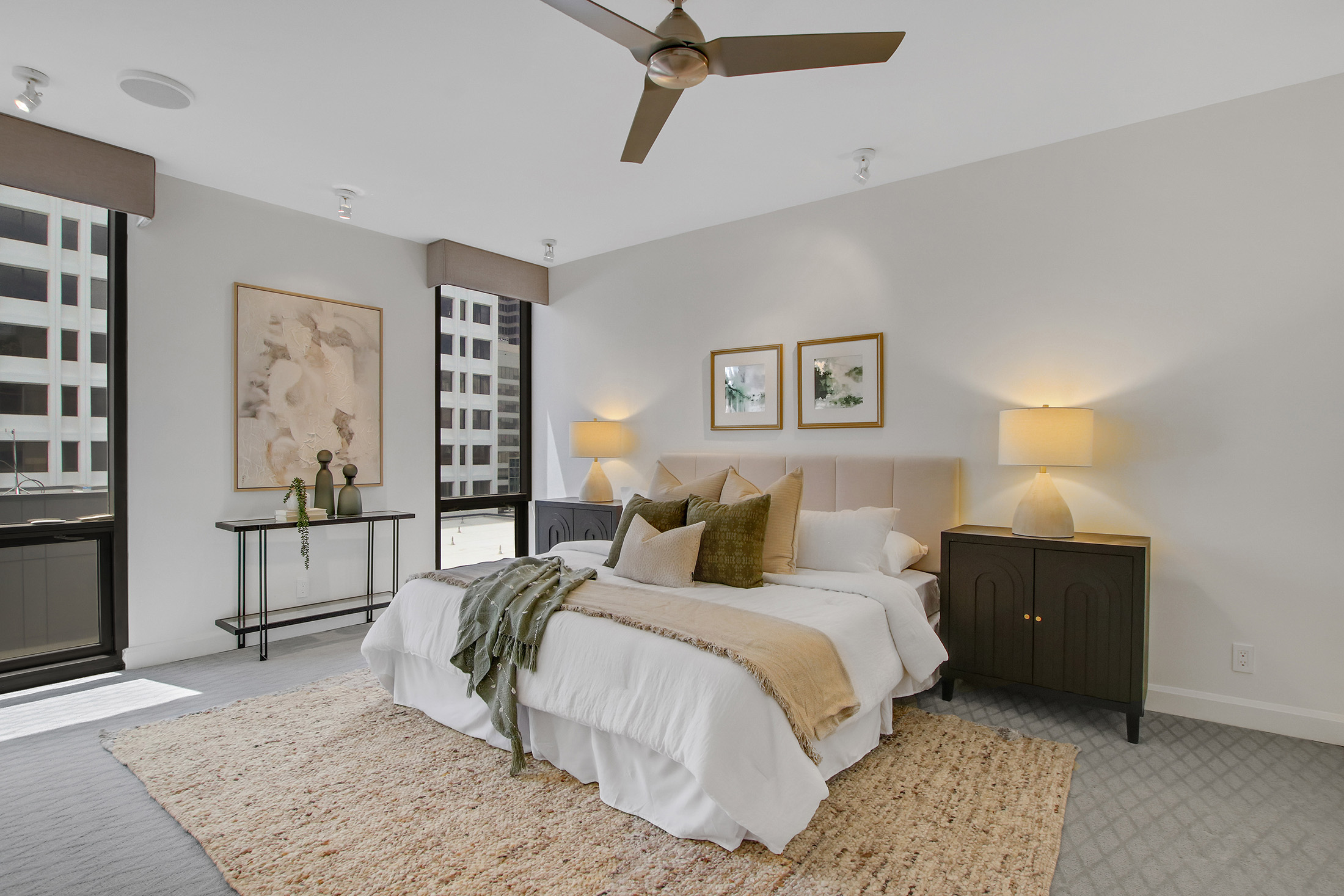  Fully Renovated Two-story Condo in the Iconic Colony House at Colony Square - 物件實景