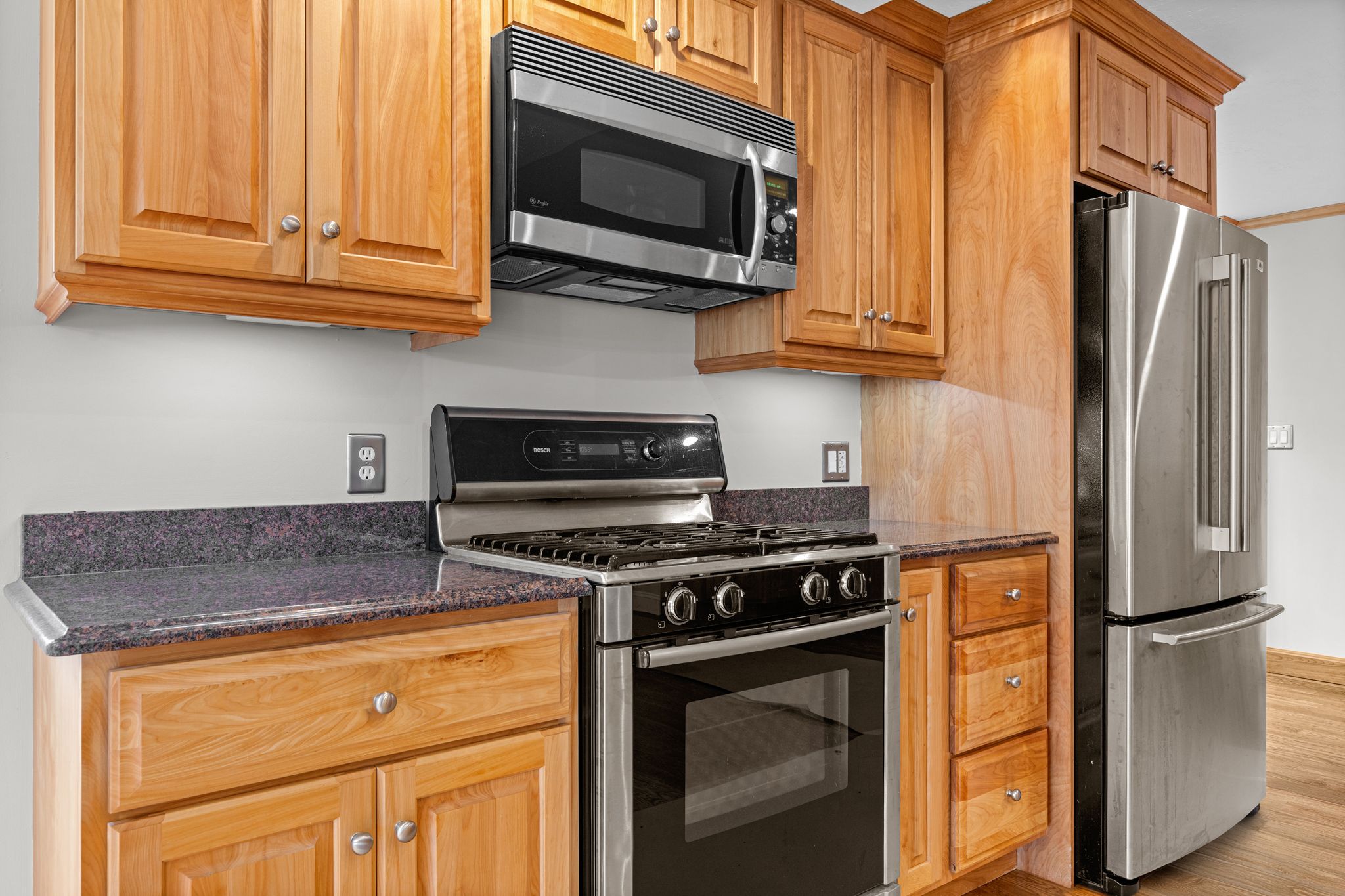  16 Carver Street, Unit 201, Plymouth, MA, 02360 - 物件實景