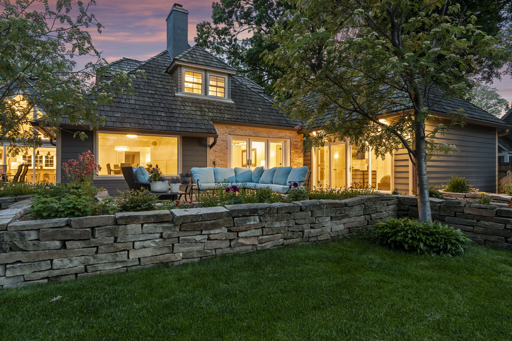  Elegant French-Inspired Hilldale Estate - 物件實景