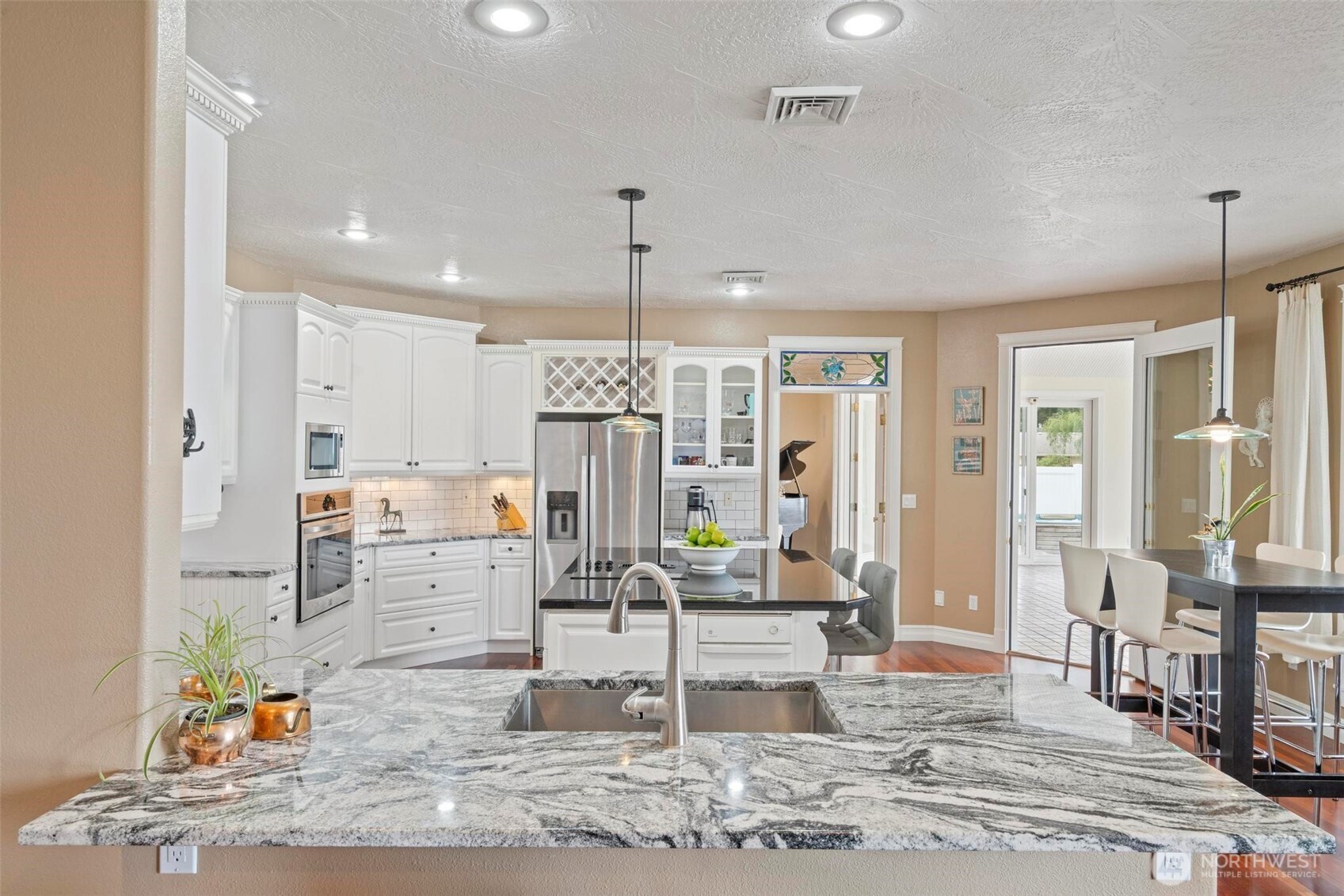 Centralia, Washington, 98531, United States, 3 Bedrooms Bedrooms, ,3 BathroomsBathrooms,Residential,For Sale,1983563