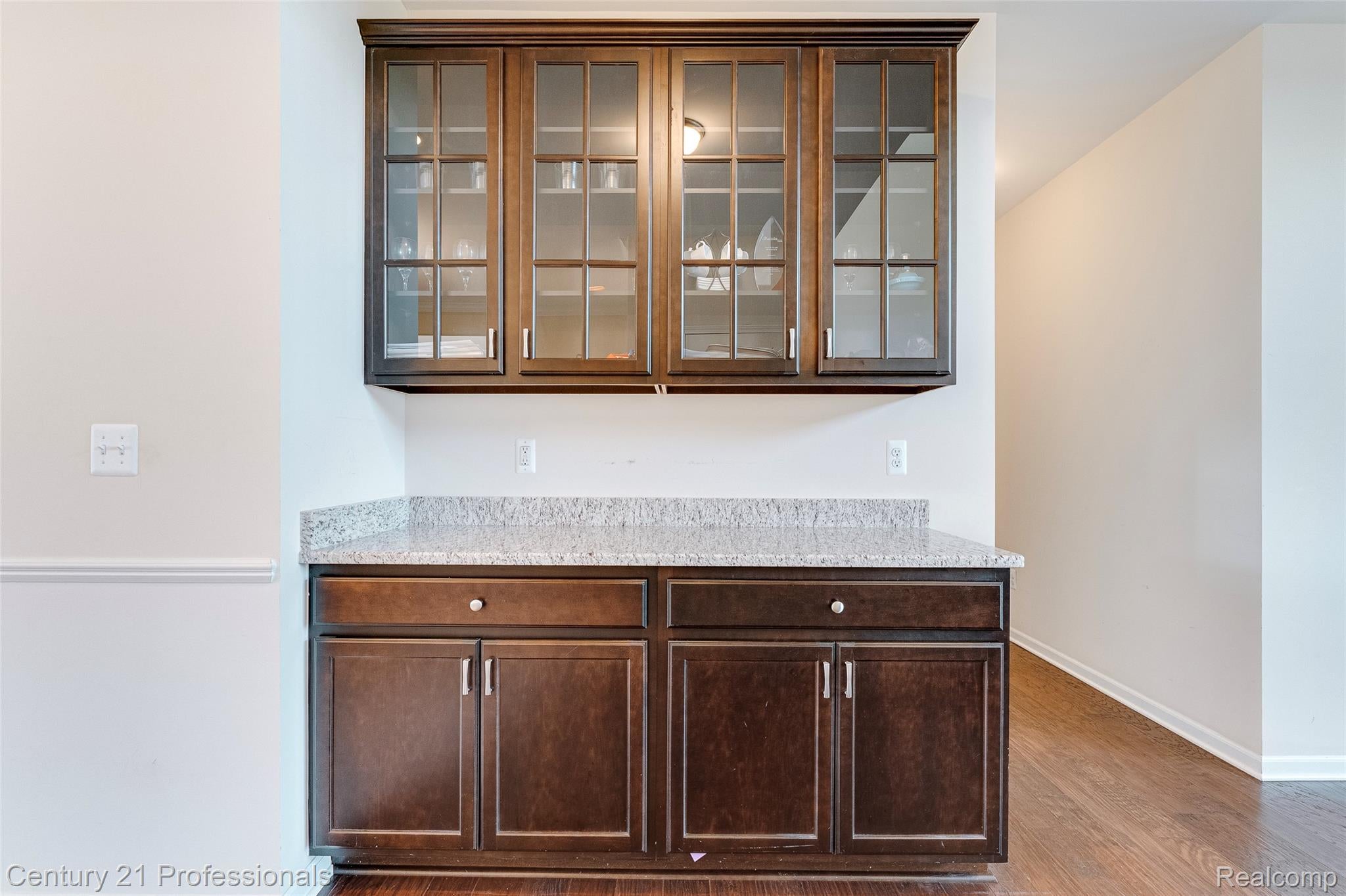 Canton, Michigan, 48187, United States, 5 Bedrooms Bedrooms, ,6 BathroomsBathrooms,Residential,For Sale,1908049