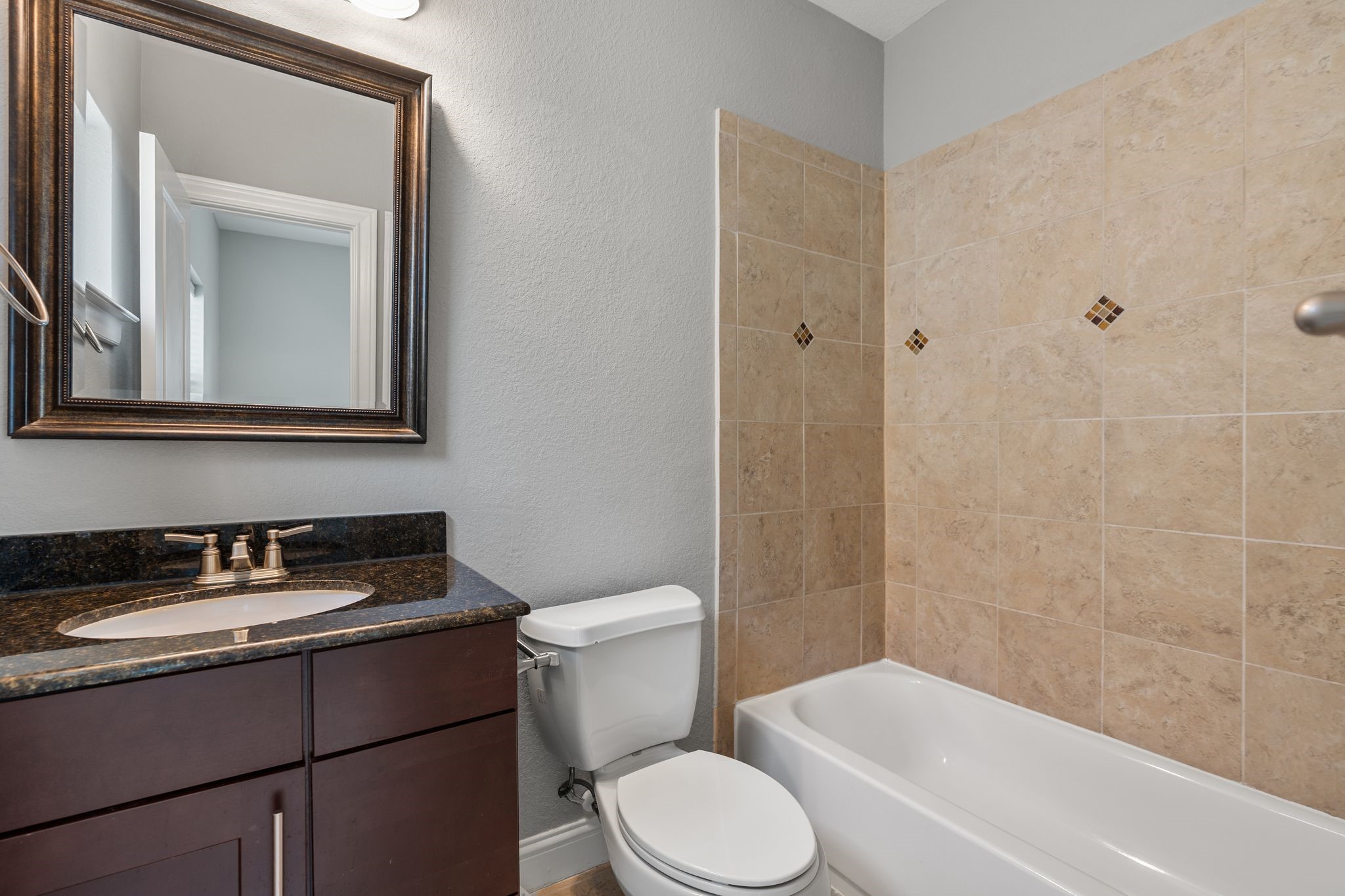  2316 Beall Street - 物件實景