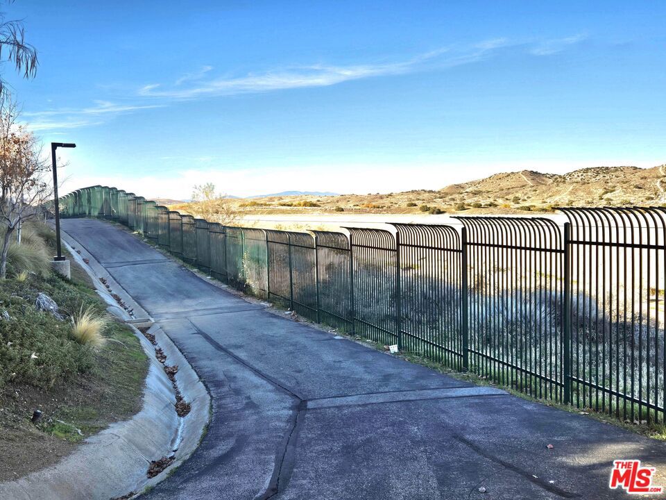 Palmdale, California, 93551, United States, 5 Bedrooms Bedrooms, ,4 BathroomsBathrooms,Residential,For Sale,2001552