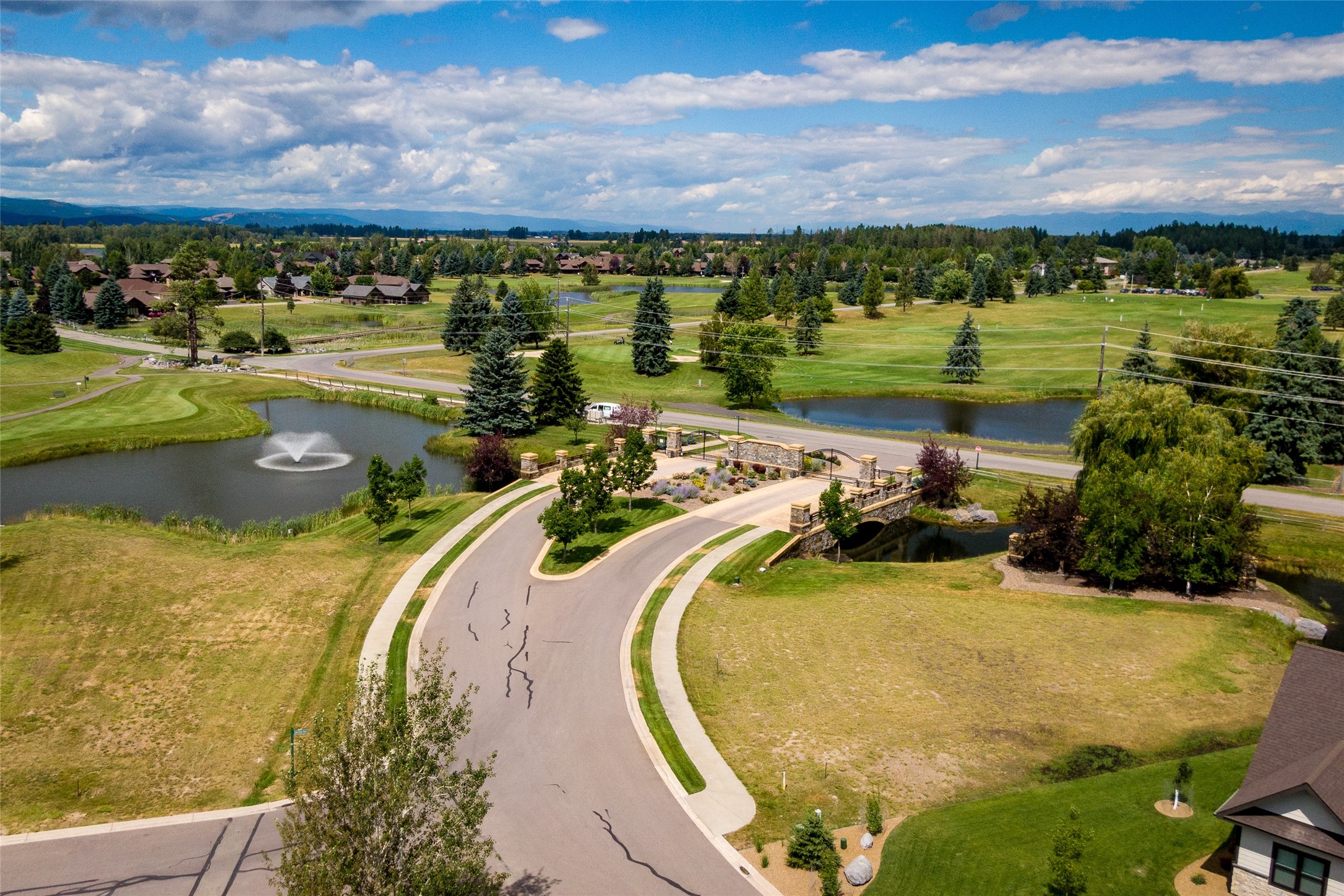  1001 Lake Pointe Drive - 物件實景