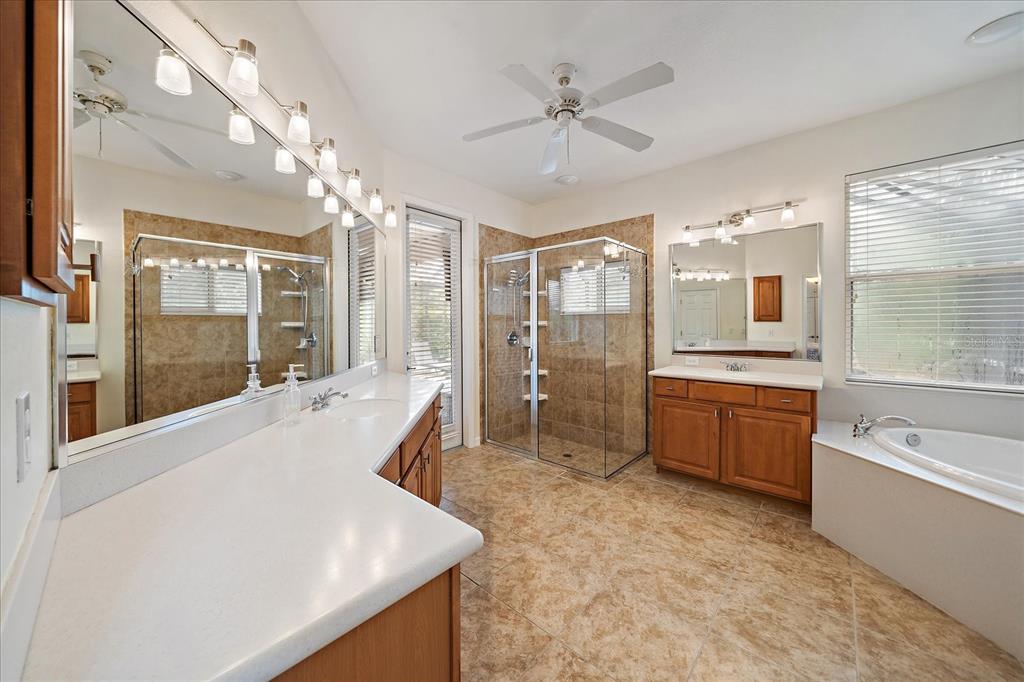Bradenton, Florida, 34212, United States, 3 Bedrooms Bedrooms, ,2 BathroomsBathrooms,Residential,For Sale,1927218