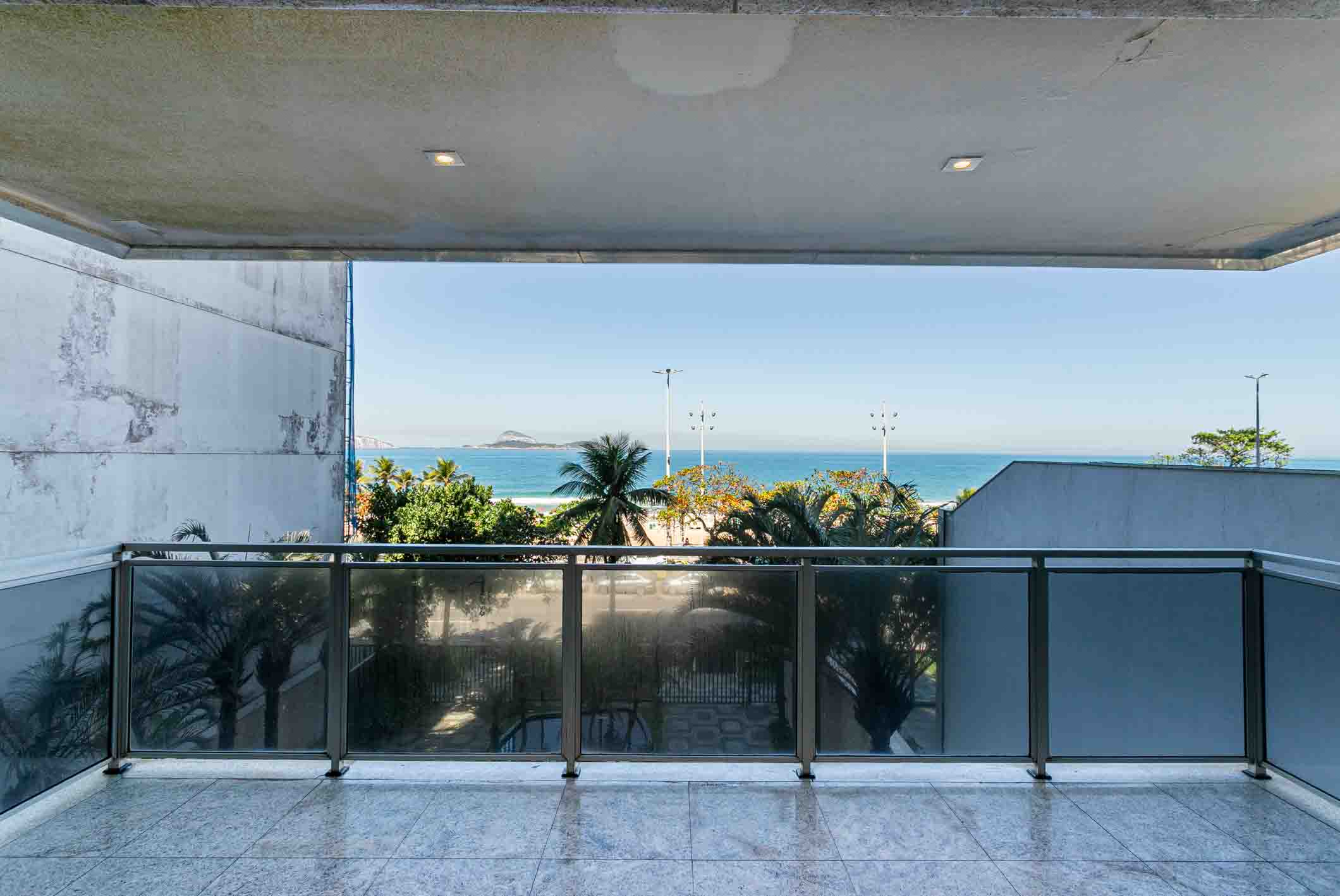  Apartment with Direct Ocean Views on Vieira Souto, Posto 10 - 物件實景