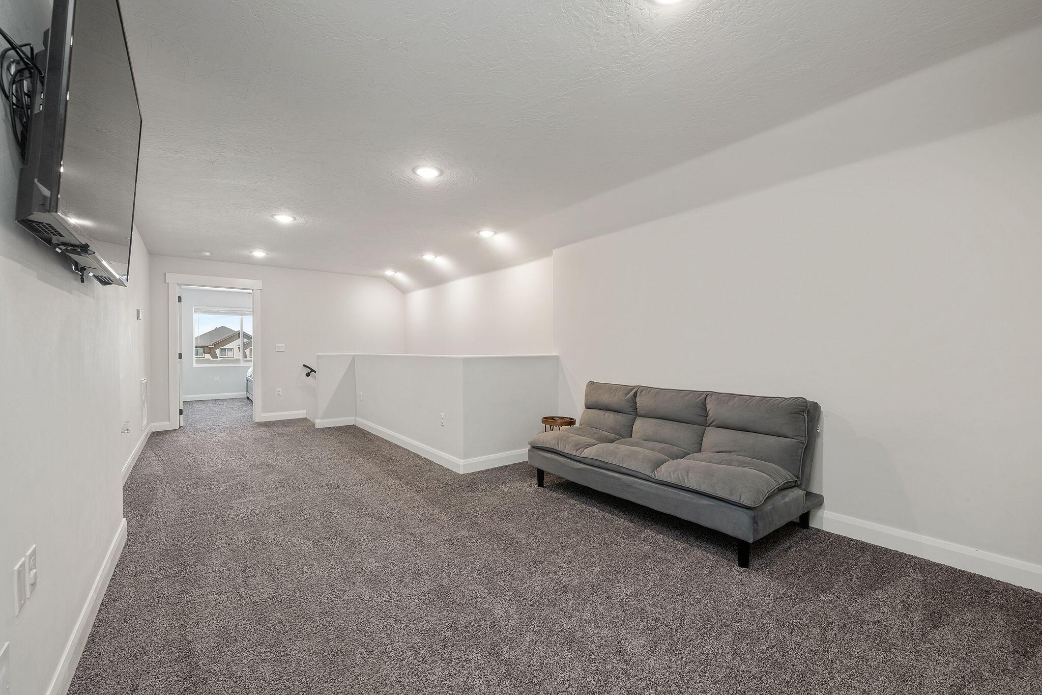 Cedar City, Utah, 84720, United States, 5 Bedrooms Bedrooms, ,4 BathroomsBathrooms,Residential,For Sale,1976034