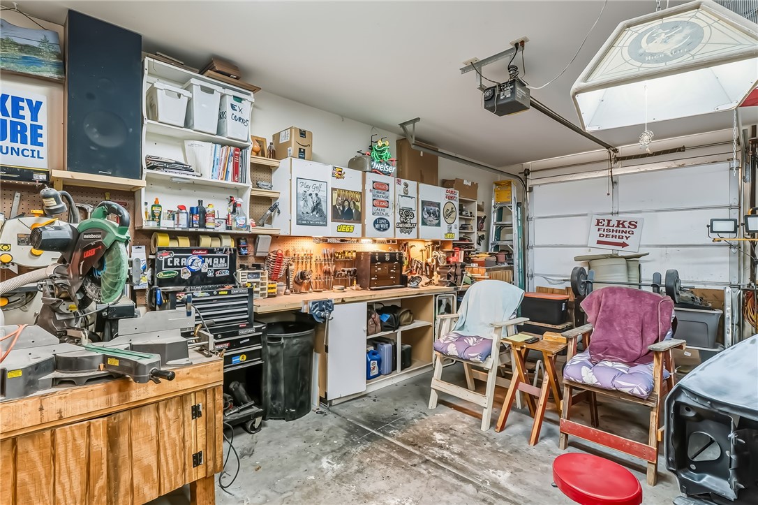 Bullhead City, Arizona, 86442, United States, 4 Bedrooms Bedrooms, ,2 BathroomsBathrooms,Residential,For Sale,1988926